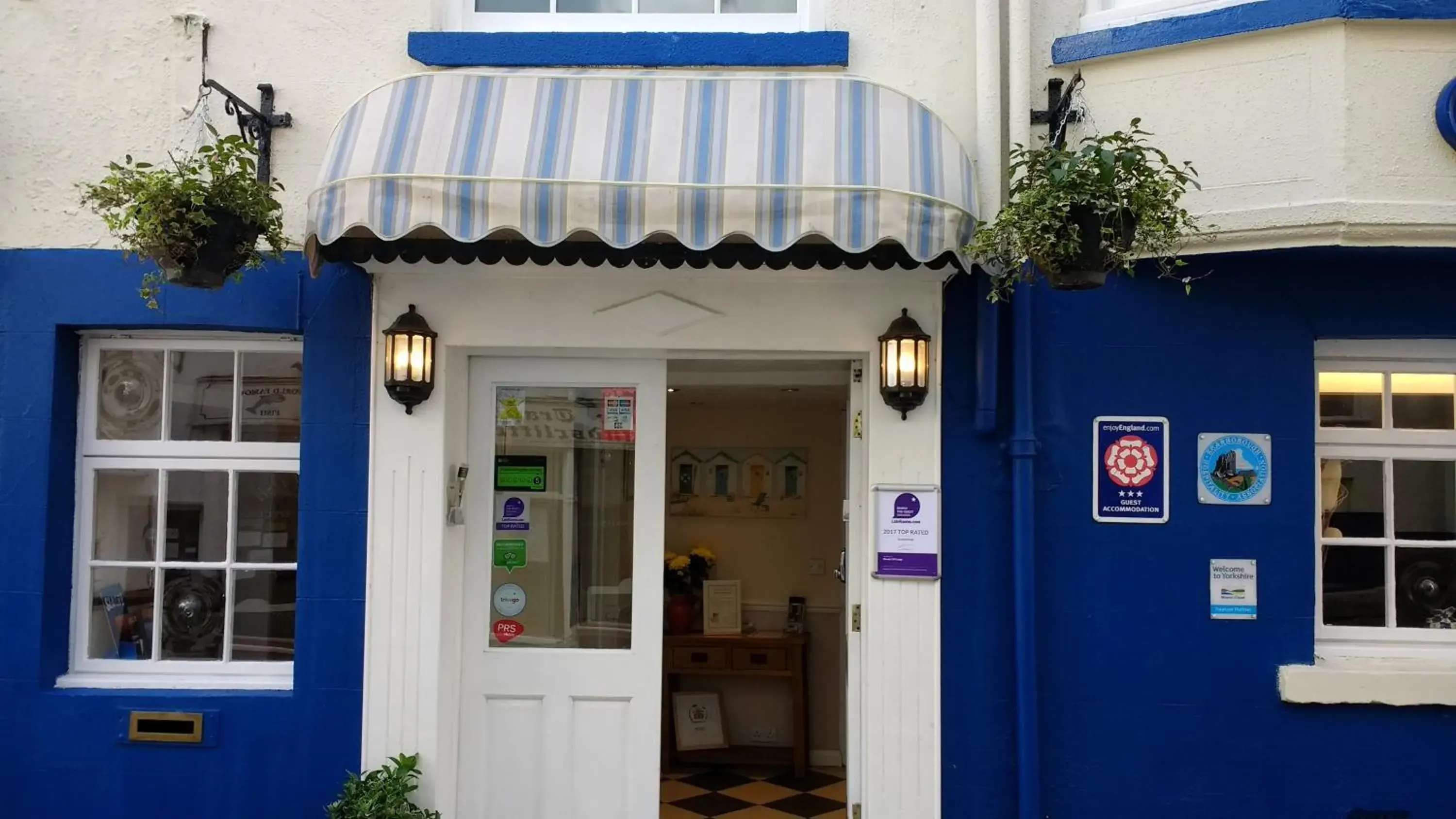 Blands Cliff Lodge Blands Cliff Lodge