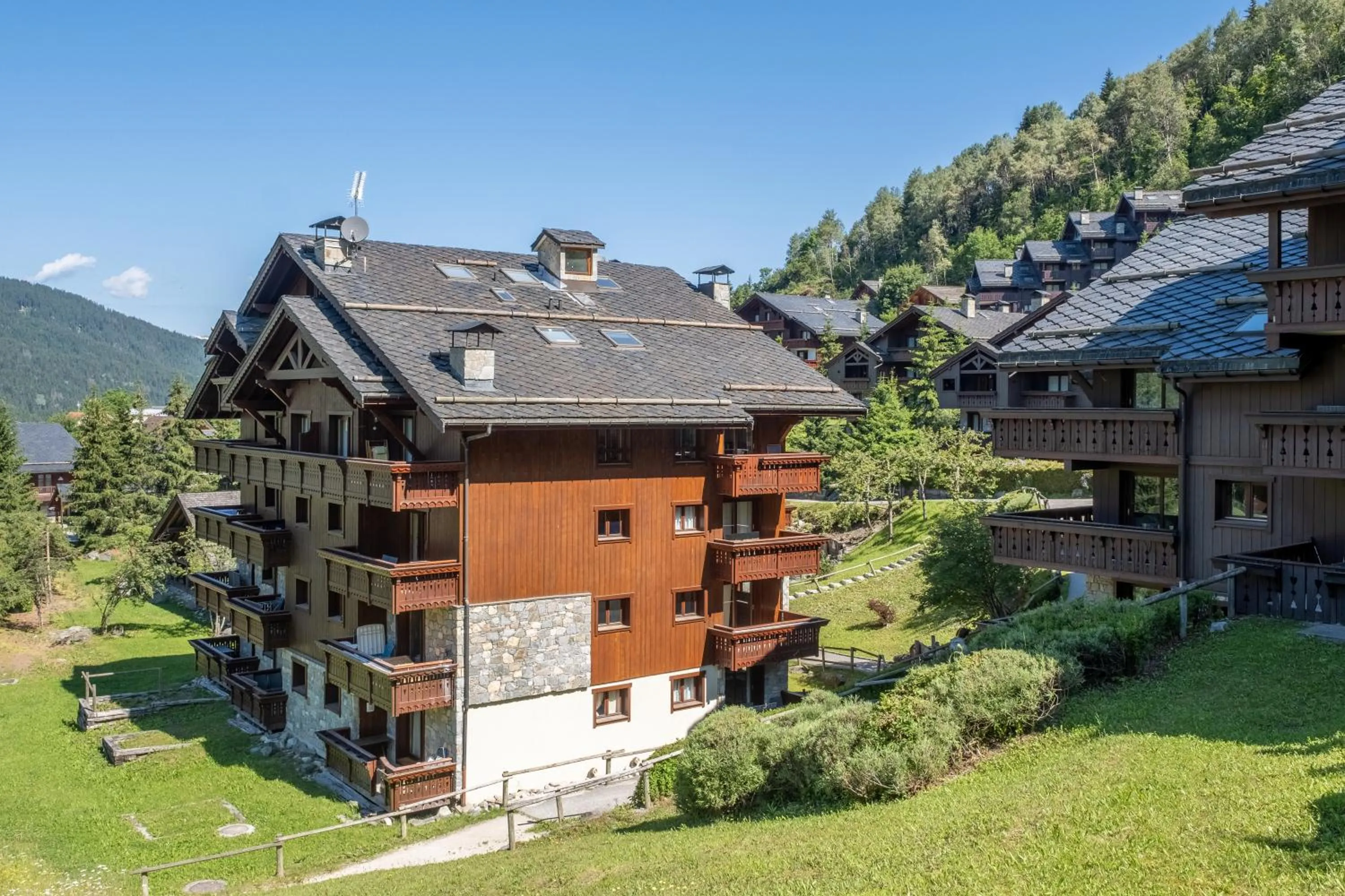 Property building in Résidence Pierre & Vacances Premium Les Fermes De Méribel