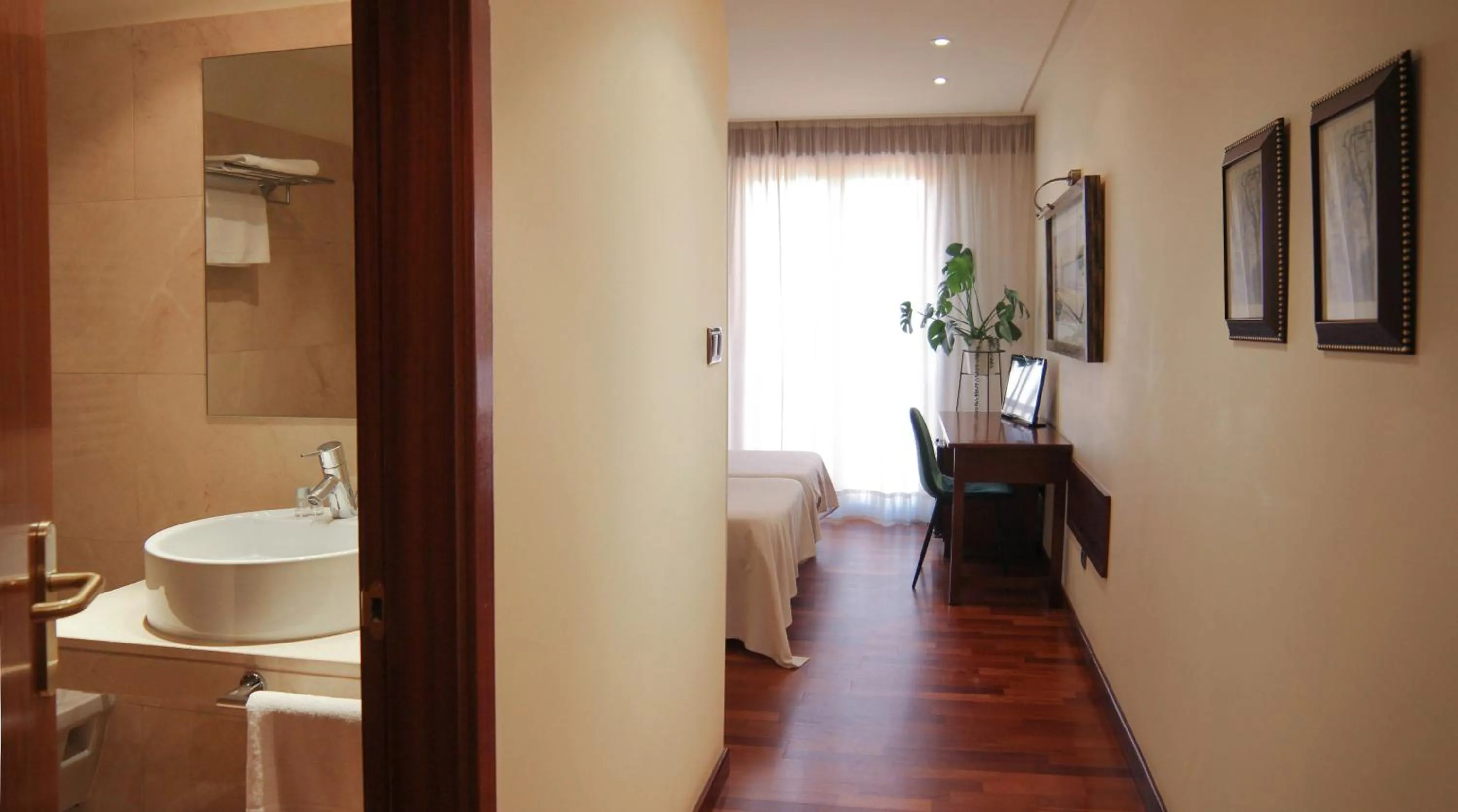 Bed in Hotel Garelos Betanzos
