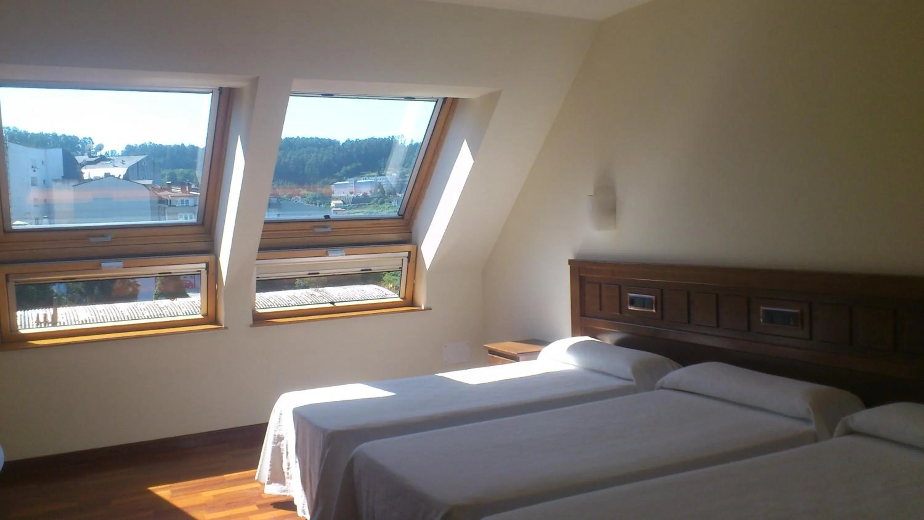 Bedroom, Bed in Hotel Garelos Betanzos