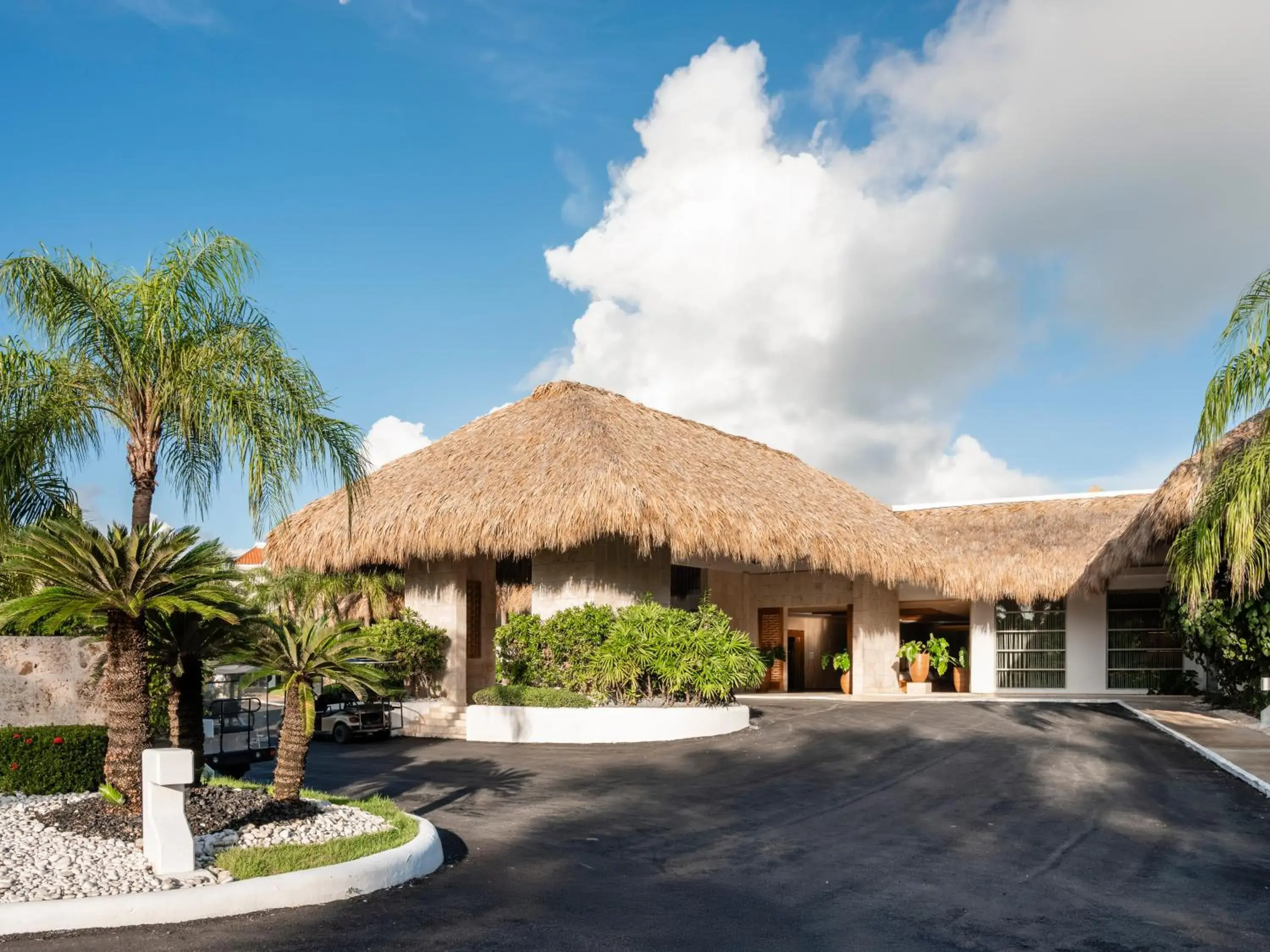 Property building in Garden Suites by Meliá - All inclusive Property building in Garden Suites by Meliá - All inclusive