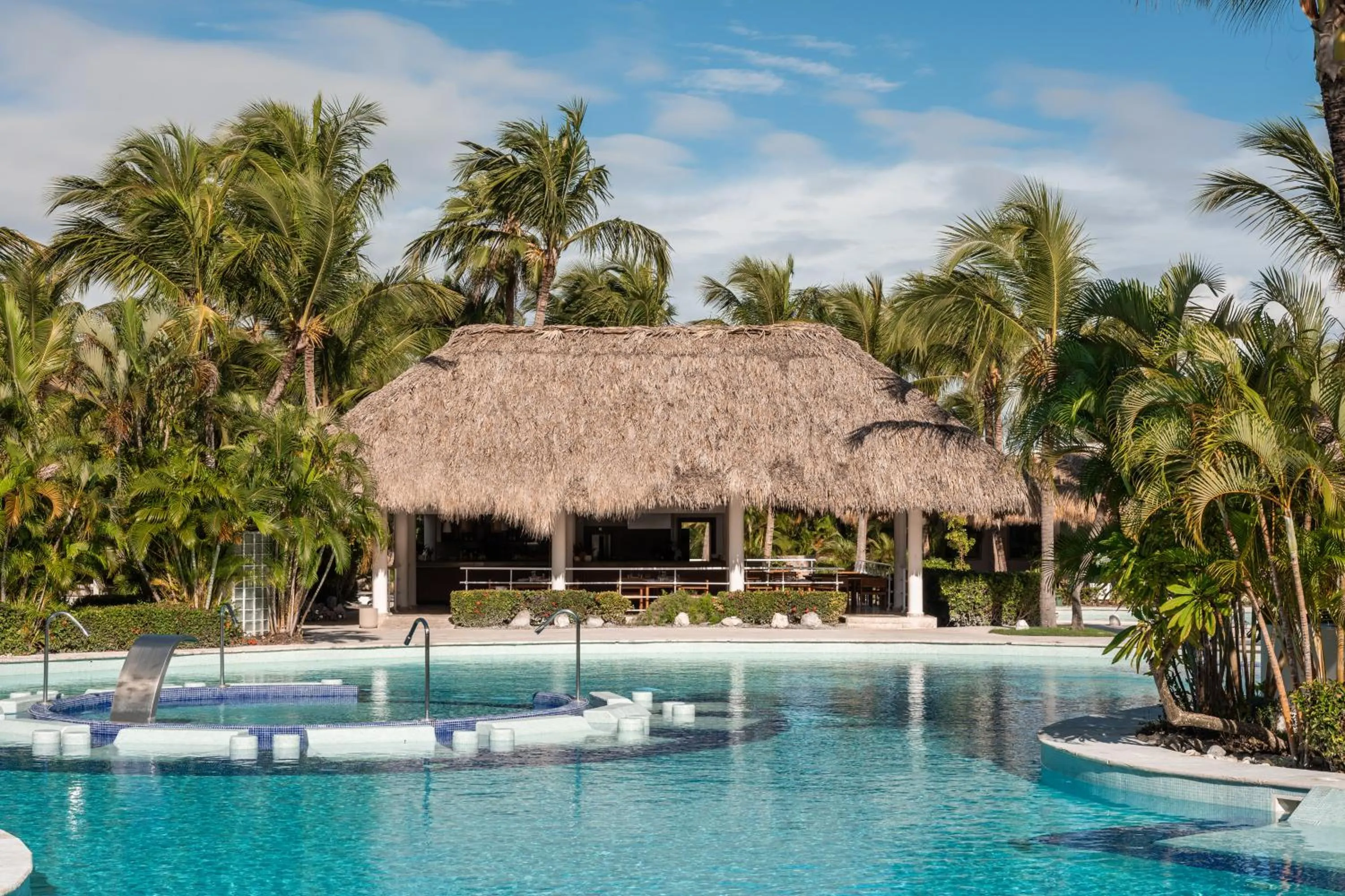 Pool view in Garden Suites by Meliá - All inclusive