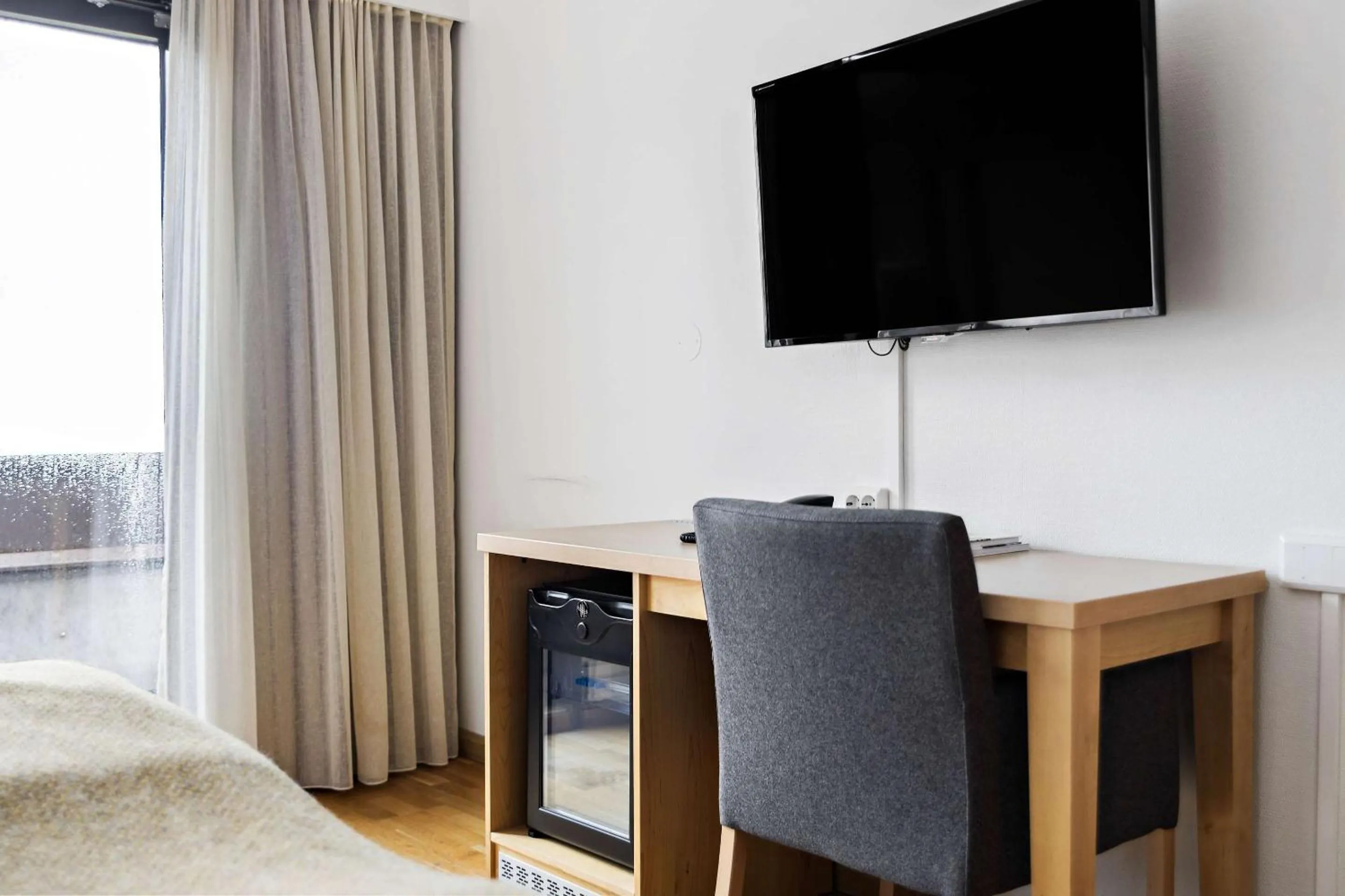 Photo of the whole room, Bed in Voksenasen Hotell; Best Western Signature Collection