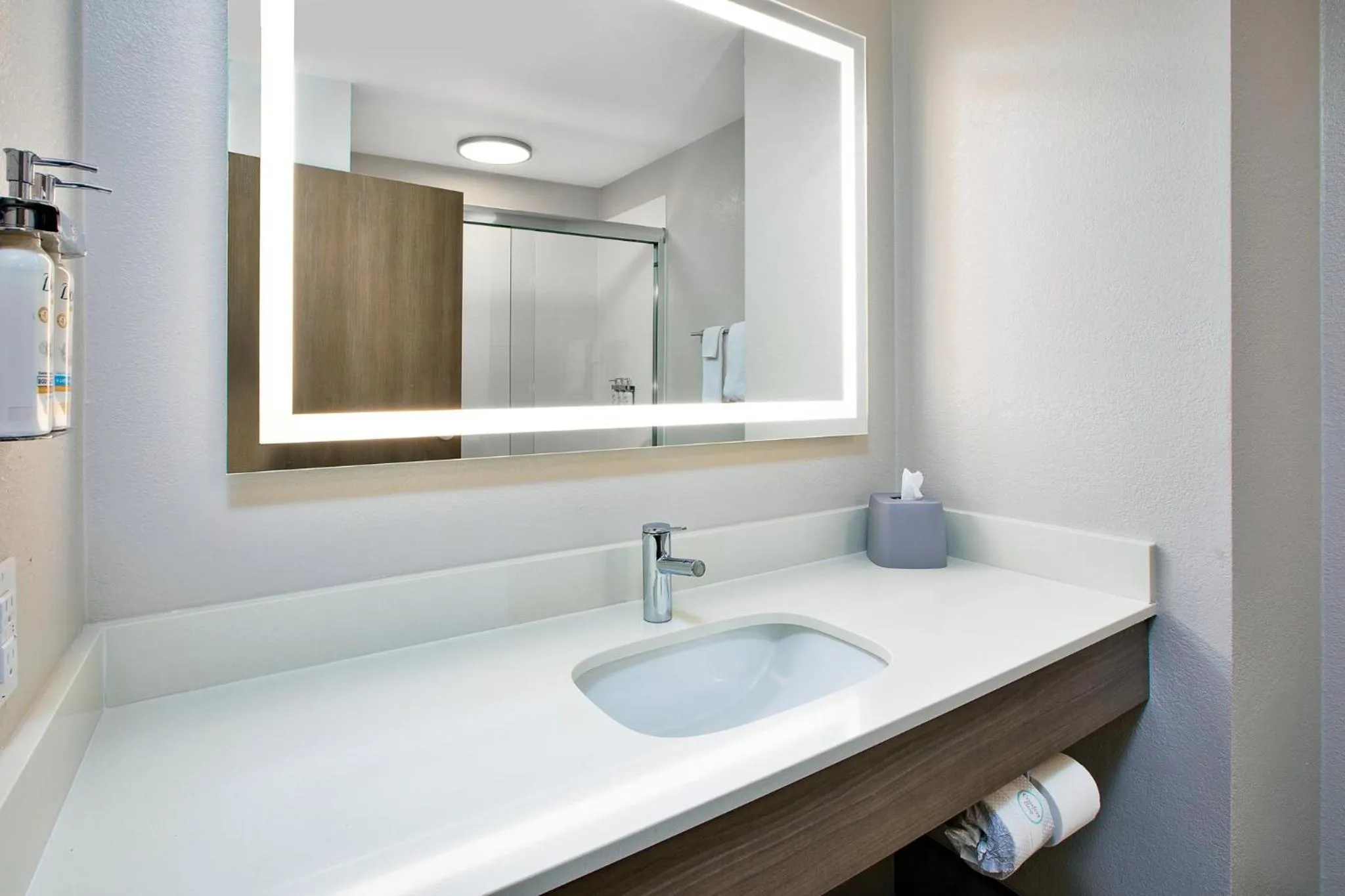 Photo of the whole room in Holiday Inn Express Hotel & Suites West Monroe by IHG