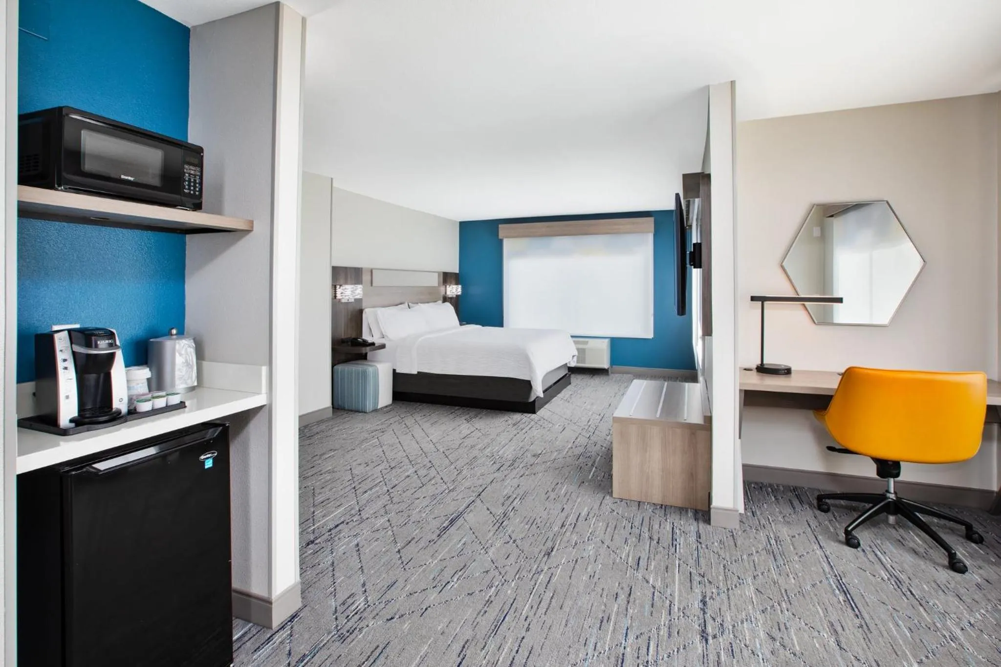 Photo of the whole room, Bed in Holiday Inn Express Hotel & Suites West Monroe by IHG
