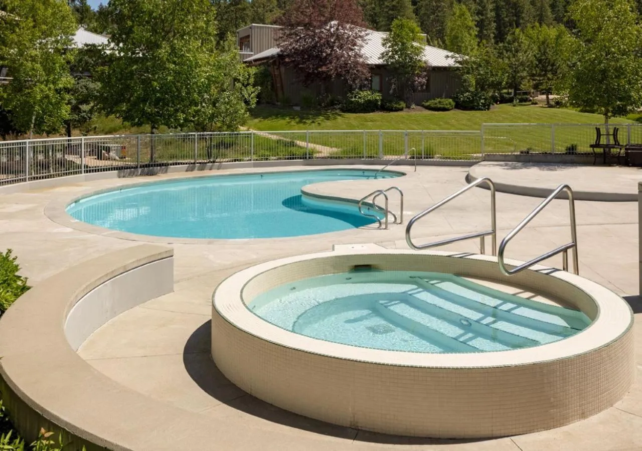 Hot Tub in Outback Lakeside Vacation Homes