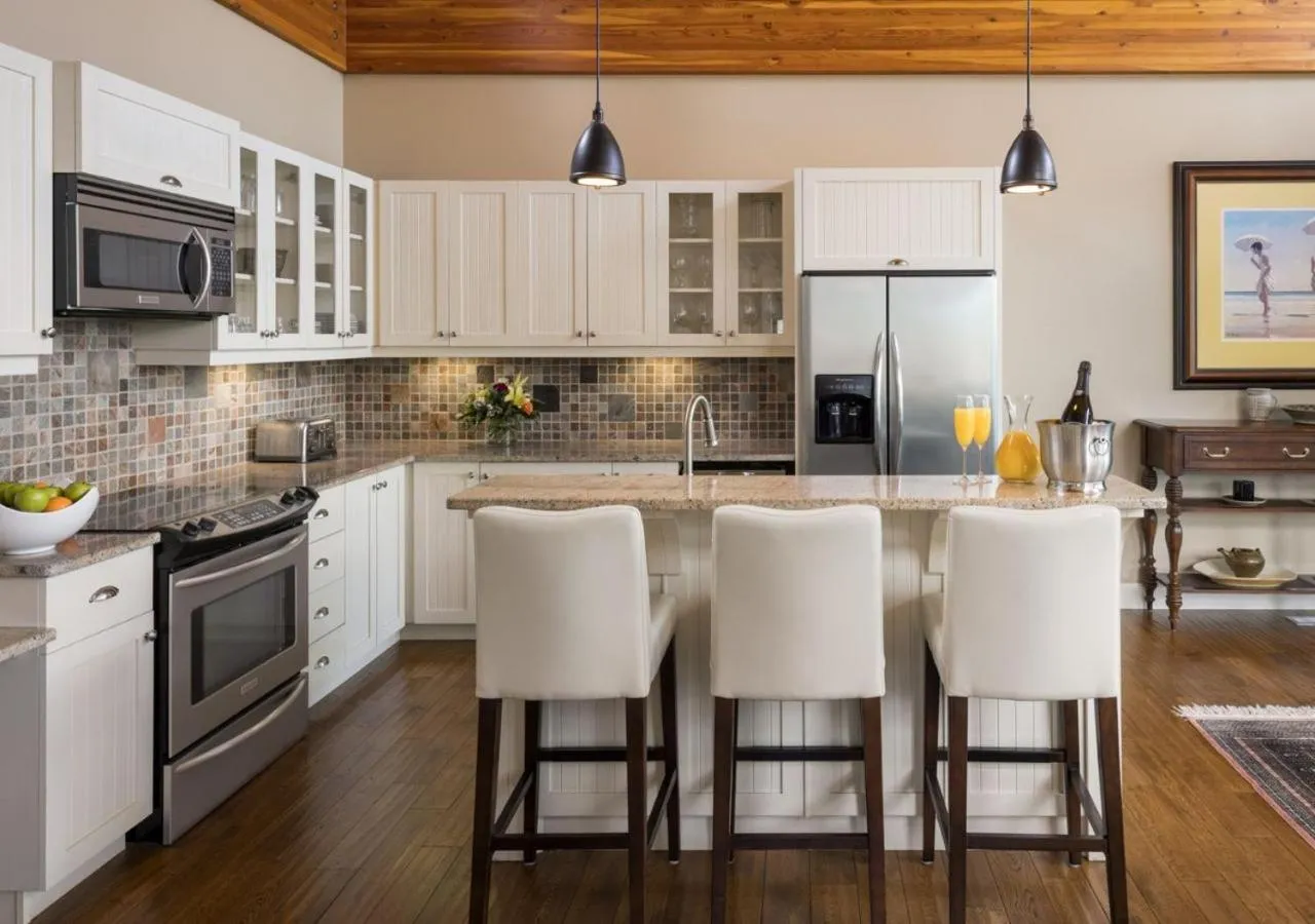 Kitchen or kitchenette in Outback Lakeside Vacation Homes