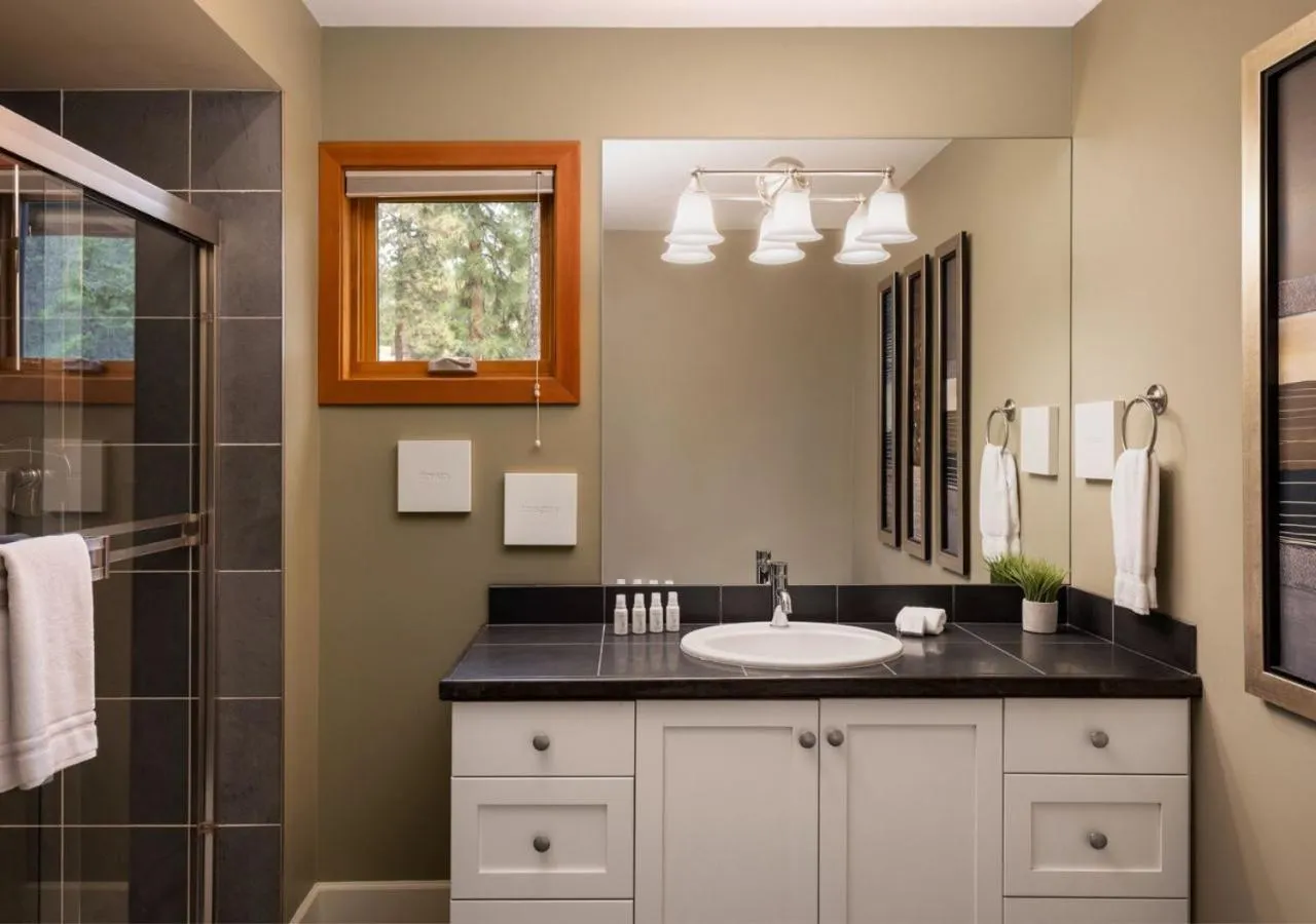 Bathroom in Outback Lakeside Vacation Homes