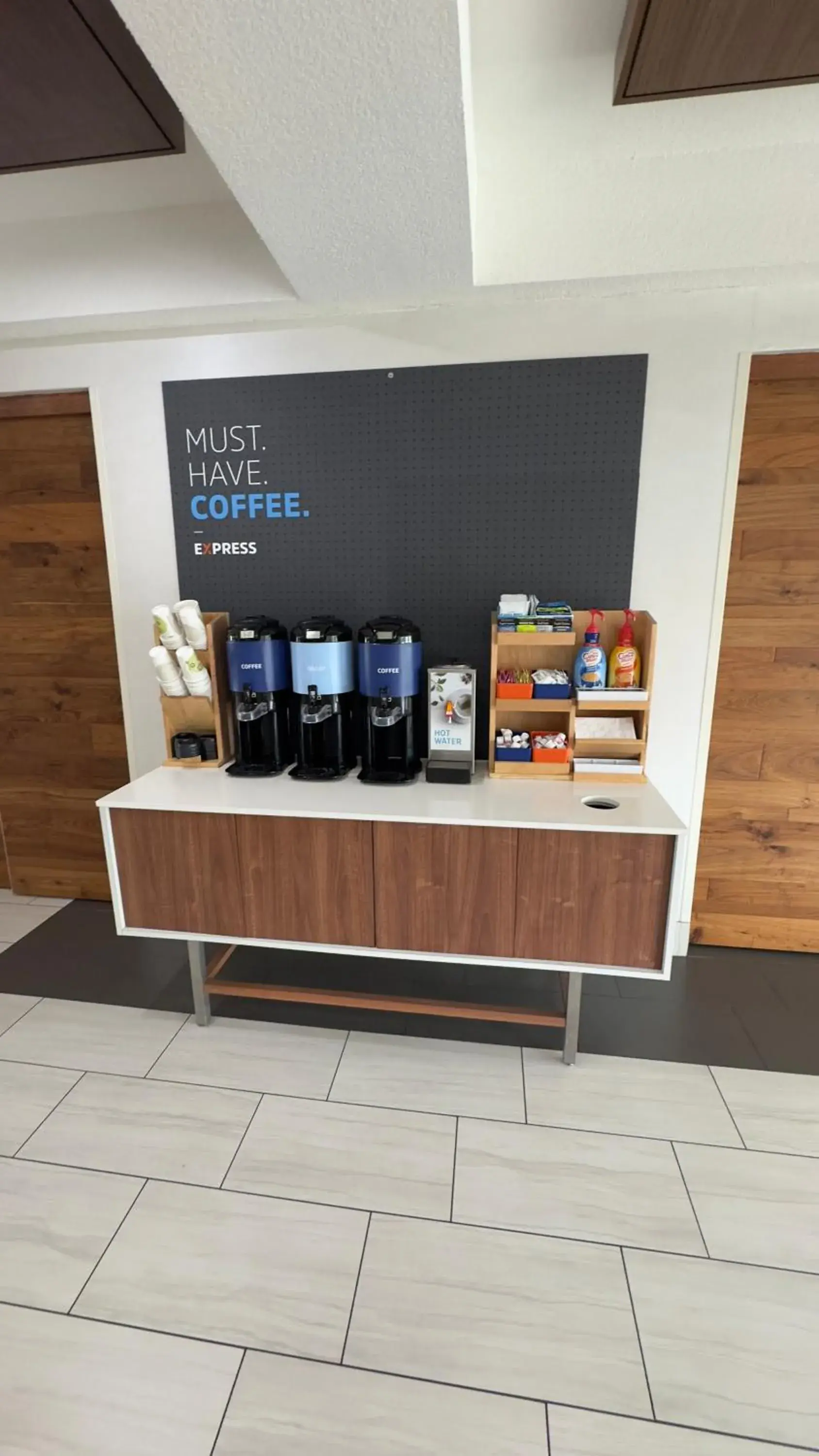 Holiday Inn Express Hotel & Suites Marina by IHG Holiday Inn Express Hotel & Suites Marina by IHG