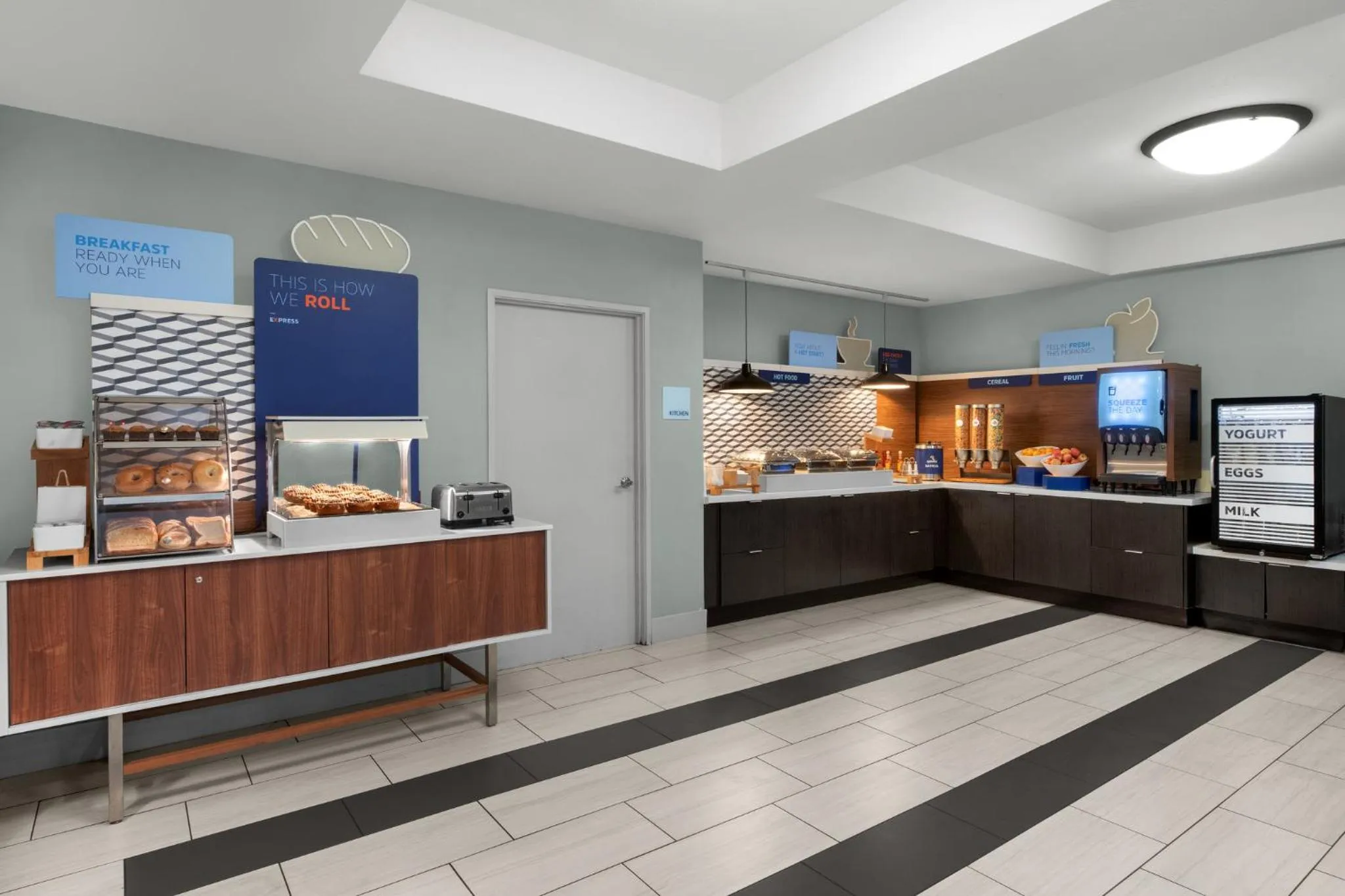 Breakfast in Holiday Inn Express Hotel & Suites Marina by IHG