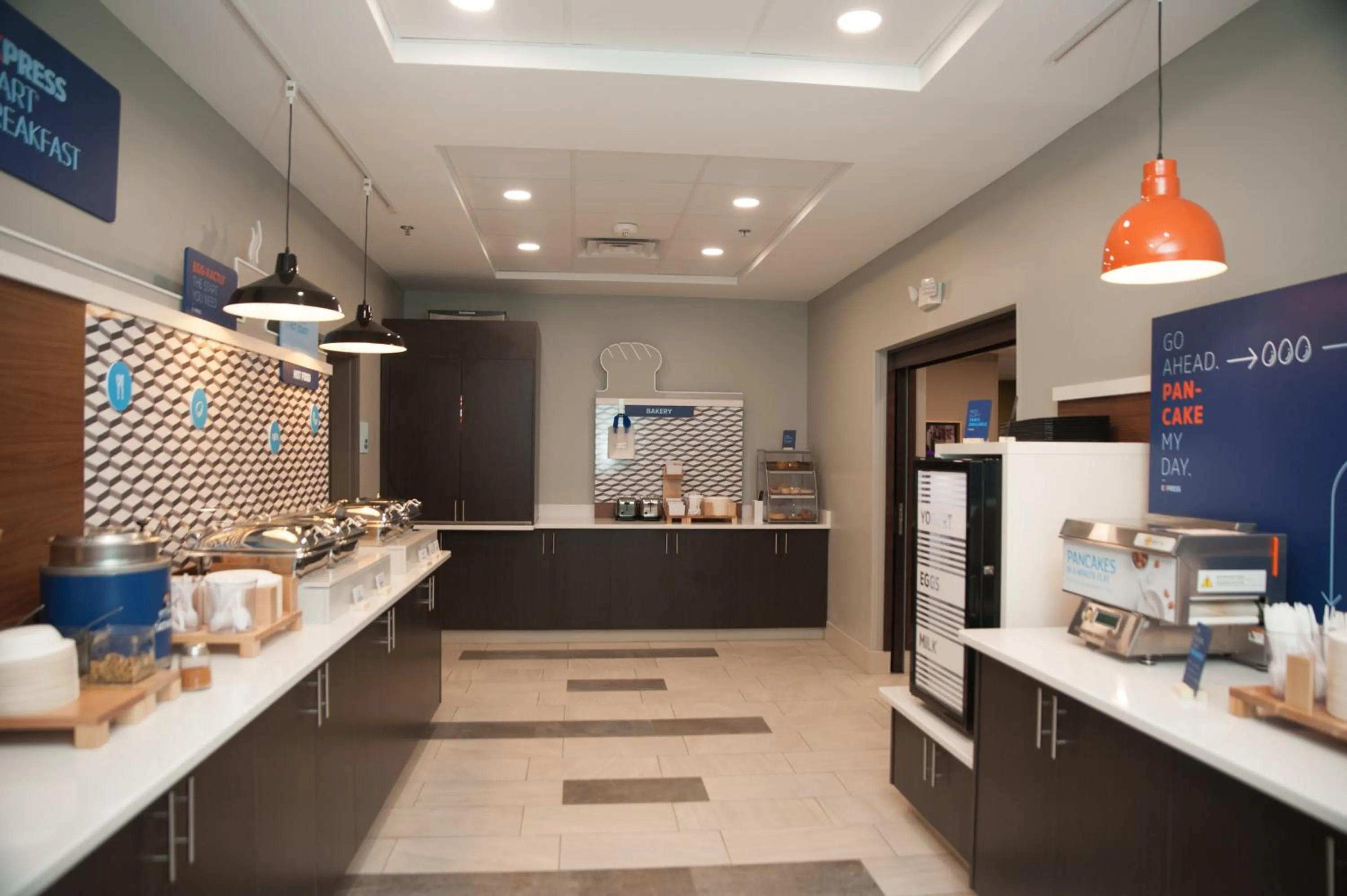 Holiday Inn Express Hotel & Suites Norfolk by IHG