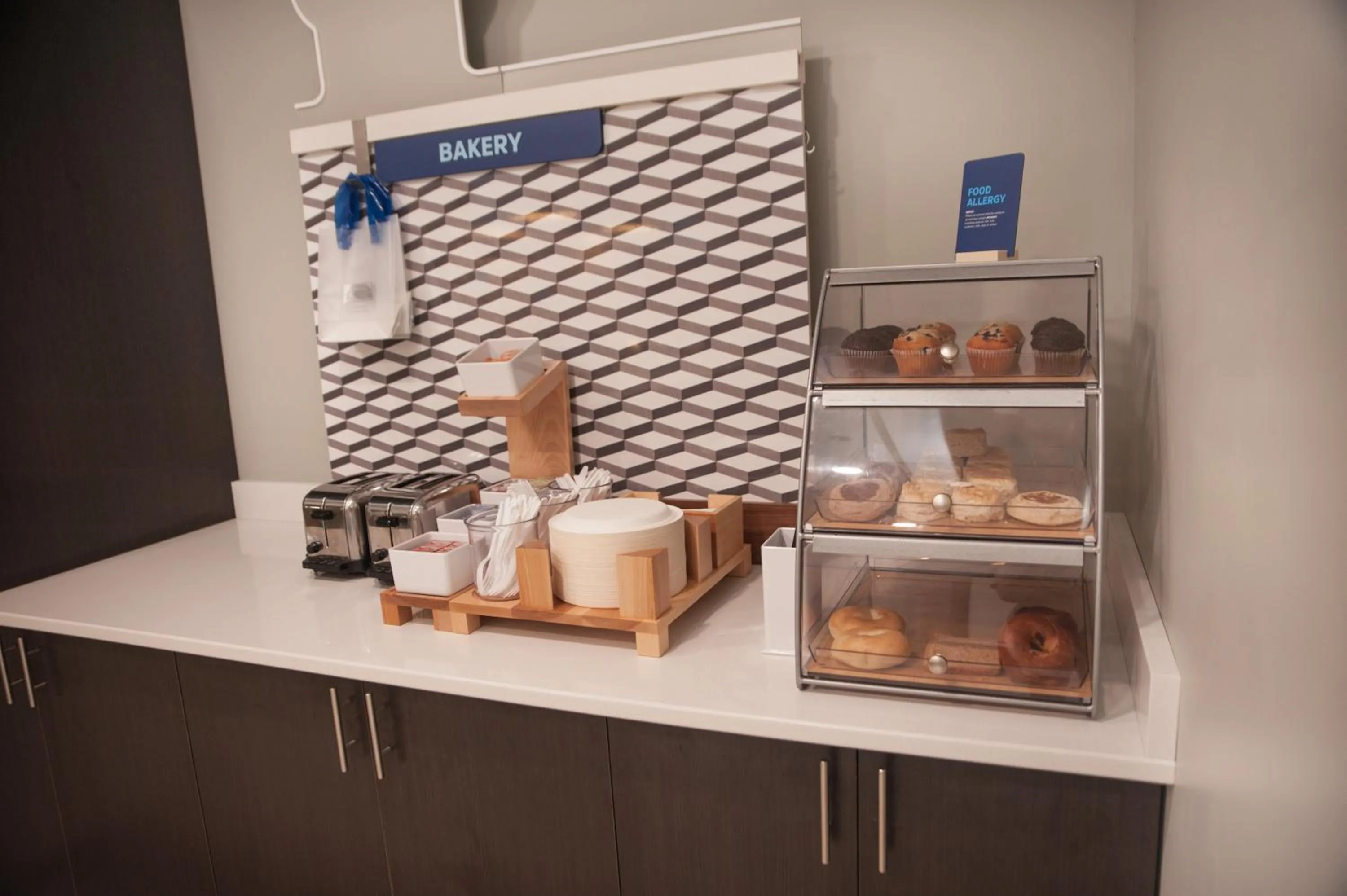 Holiday Inn Express Hotel & Suites Norfolk by IHG