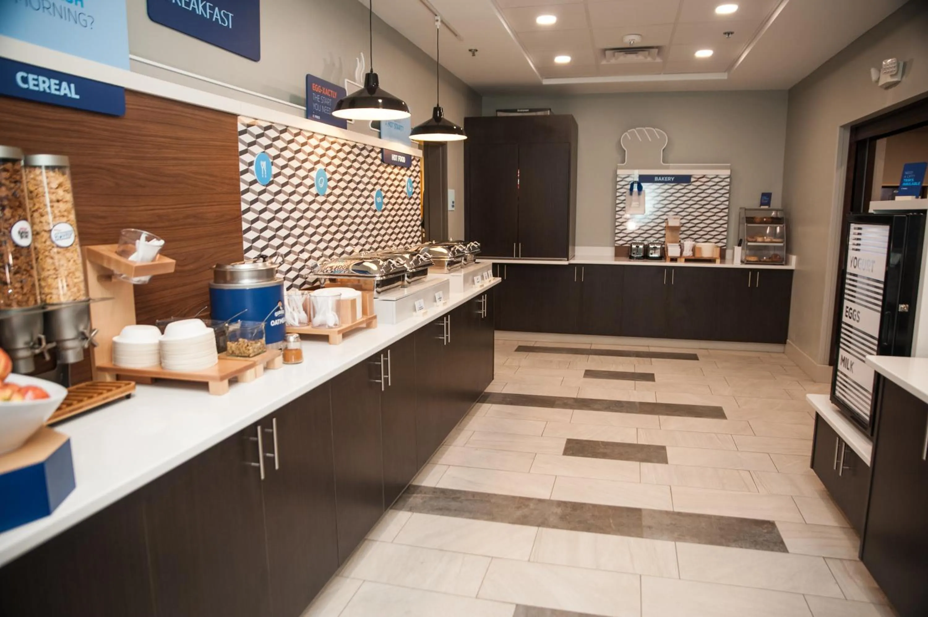 Holiday Inn Express Hotel & Suites Norfolk by IHG