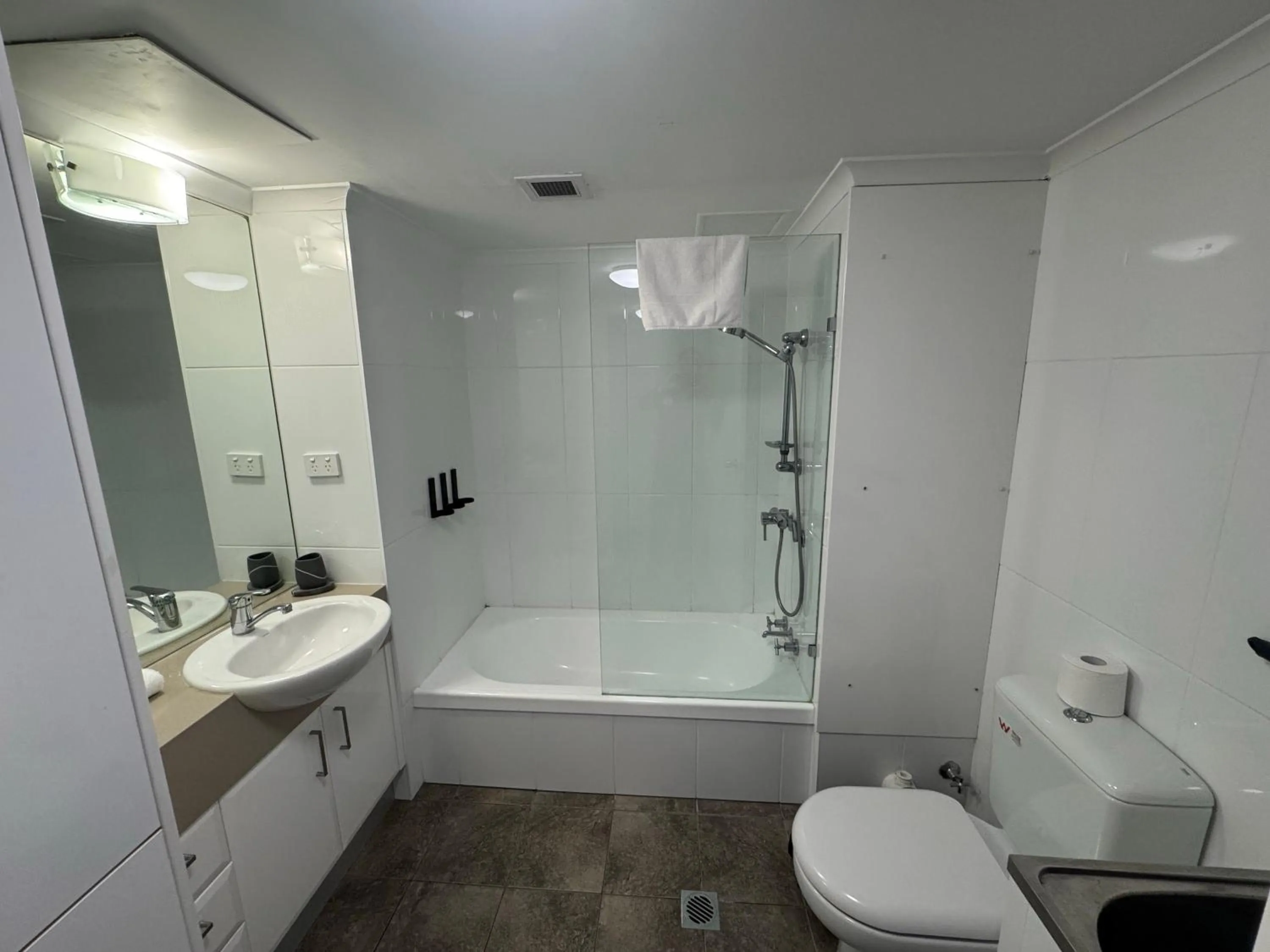 Aristocrat Apartments