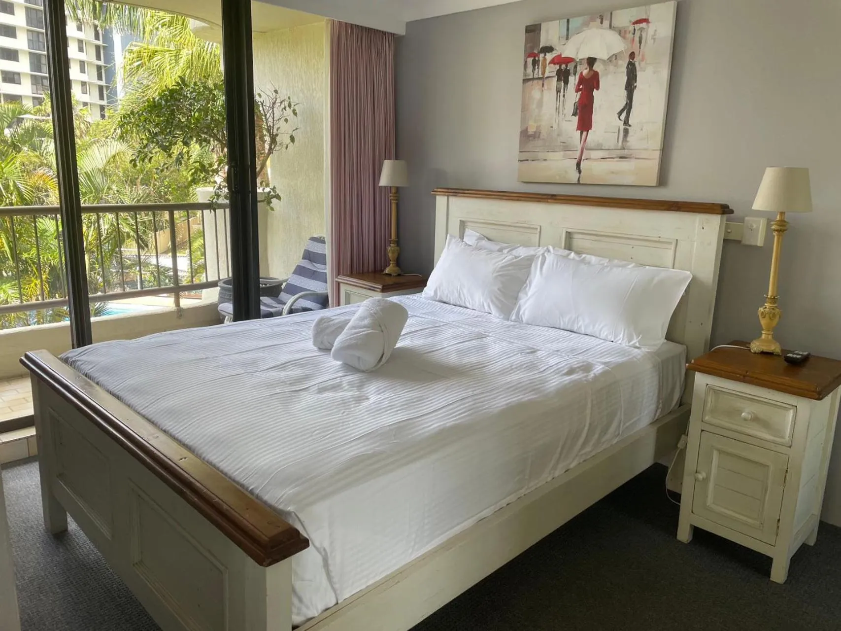 Bed in Aristocrat Apartments