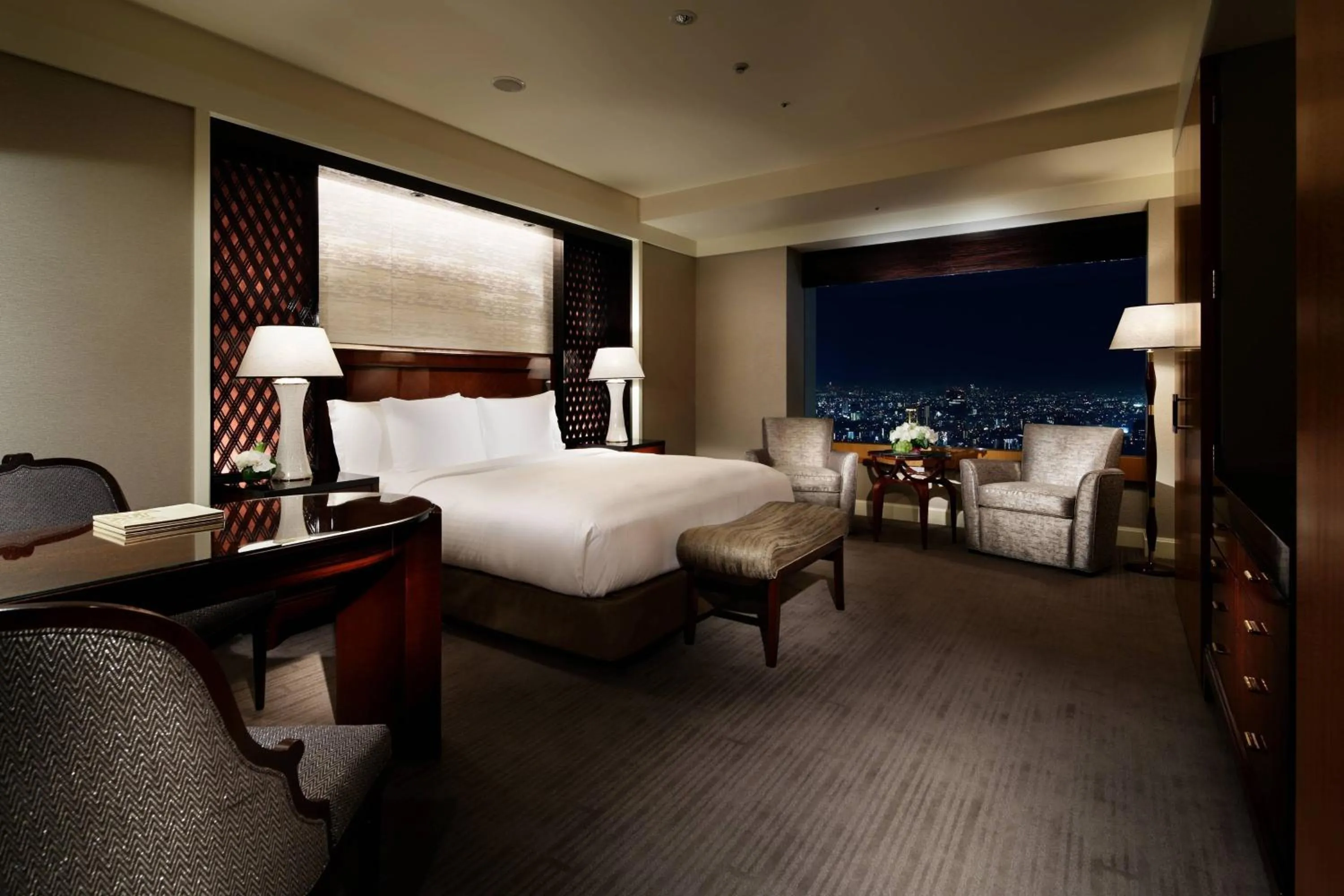 Photo of the whole room, Bed in The Ritz-Carlton, Tokyo