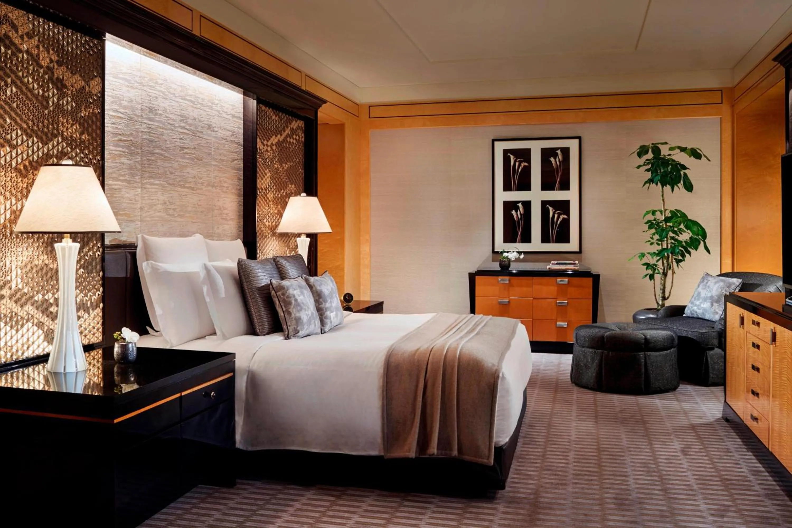 Bedroom, Bed in The Ritz-Carlton, Tokyo