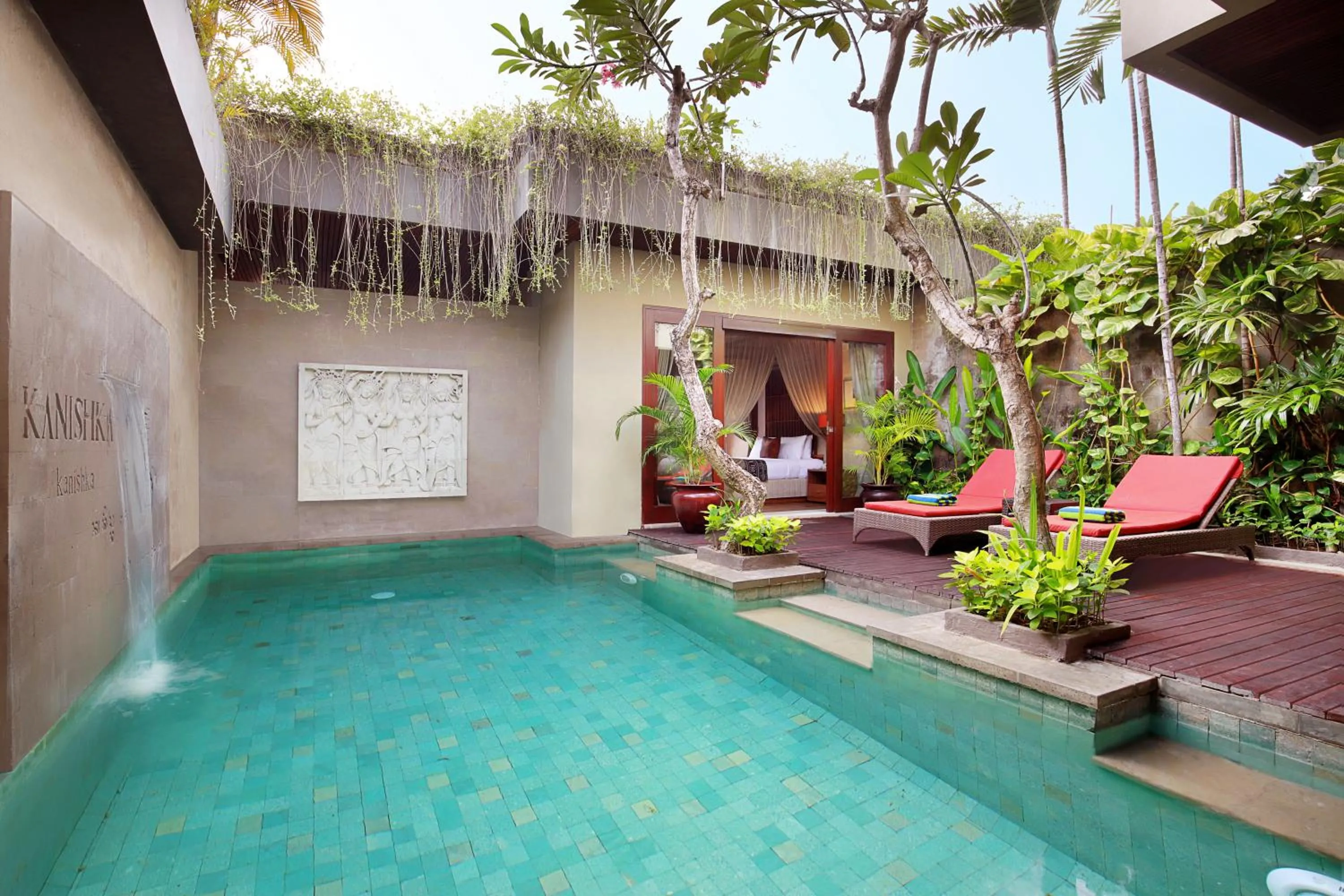 Swimming pool in Kanishka Villas
