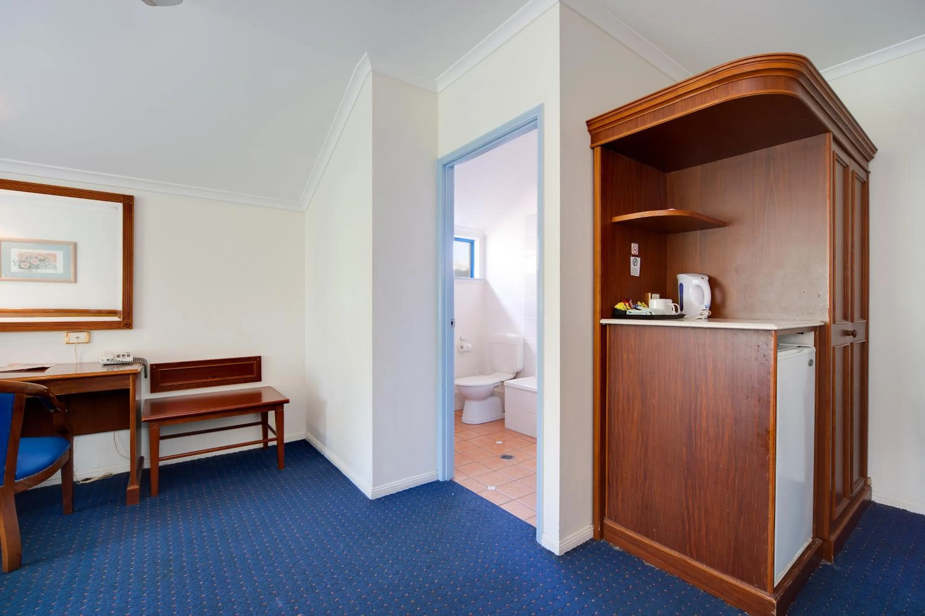 hair dresser, Kitchen/Kitchenette in Cairns Southside International