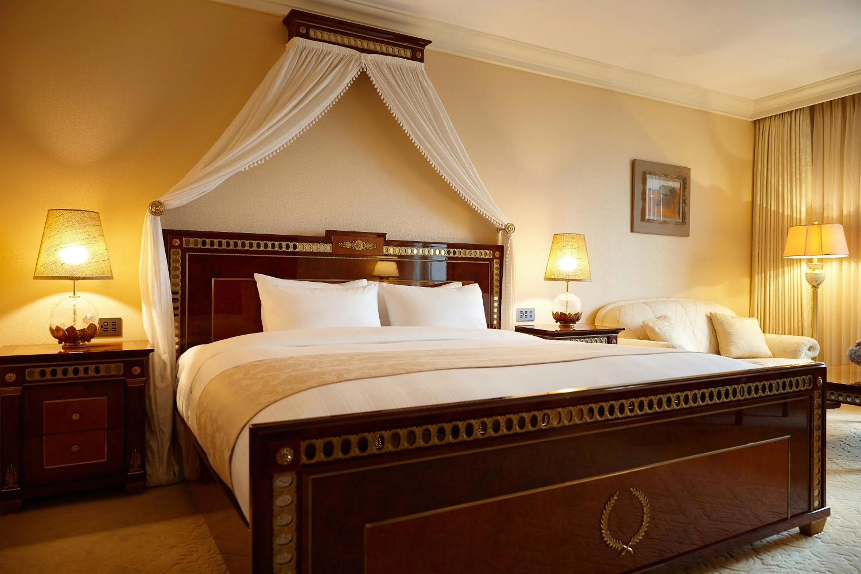 Bedroom, Bed in Lotte Hotel Jeju