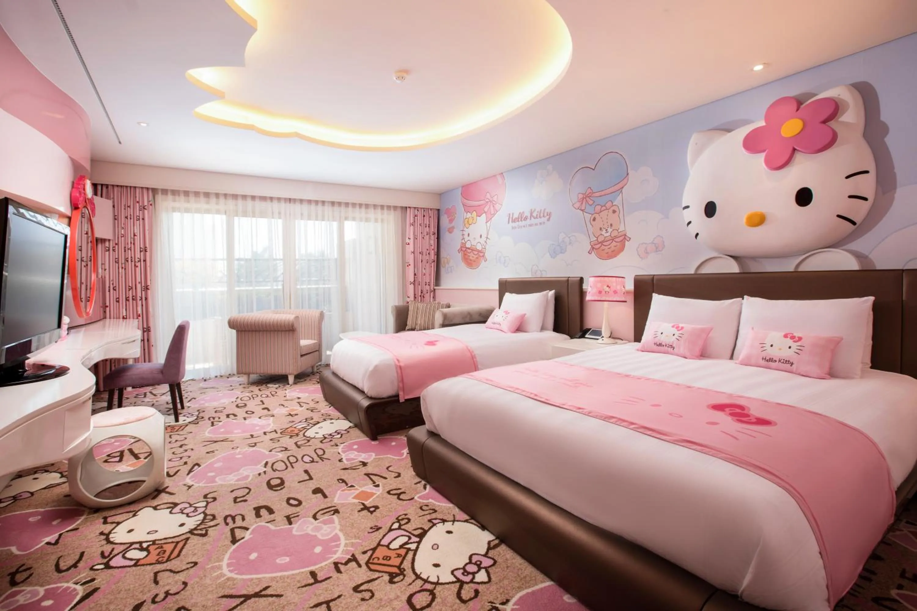 Photo of the whole room, Bed in Lotte Hotel Jeju