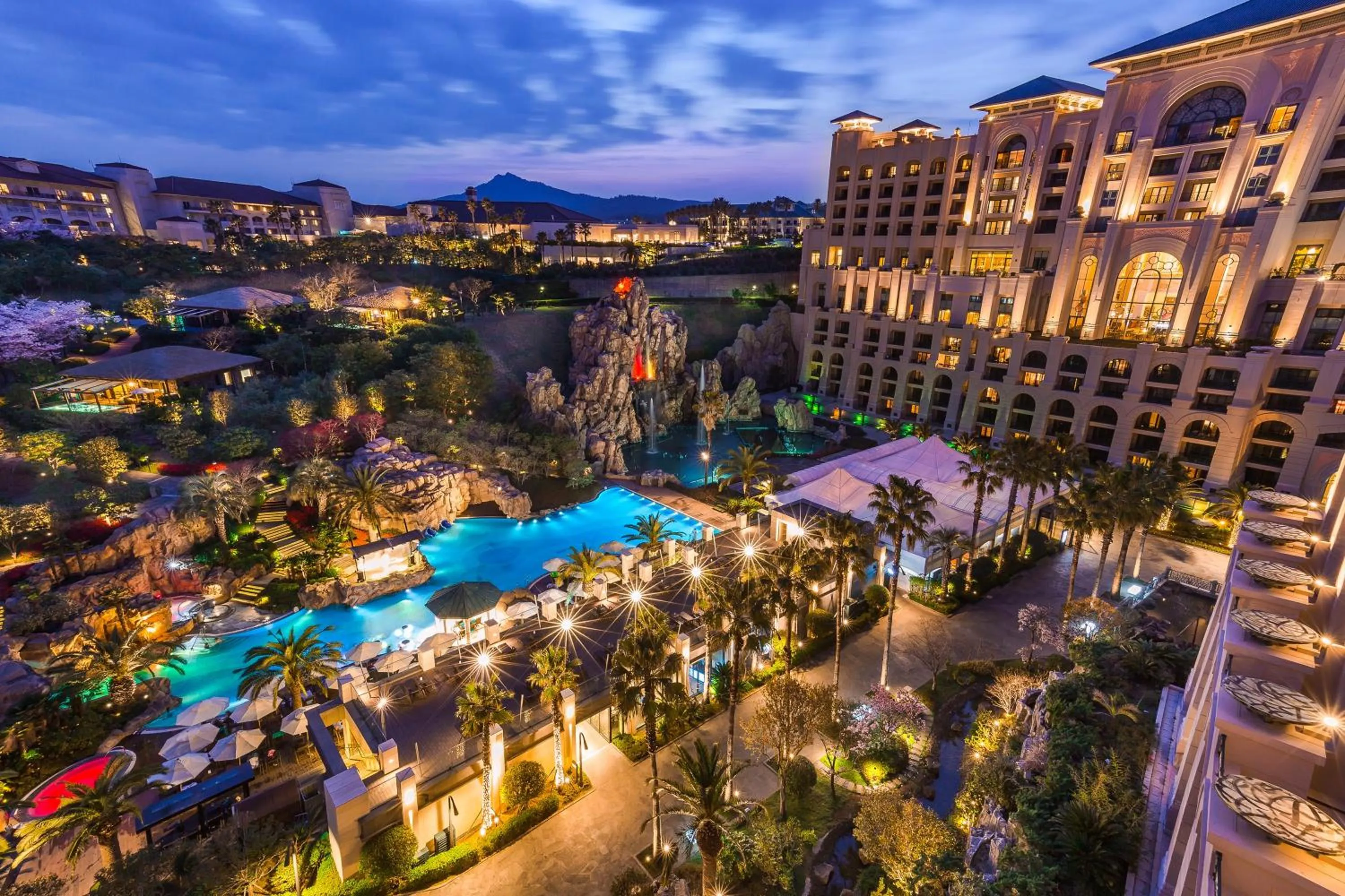 Pool view in Lotte Hotel Jeju