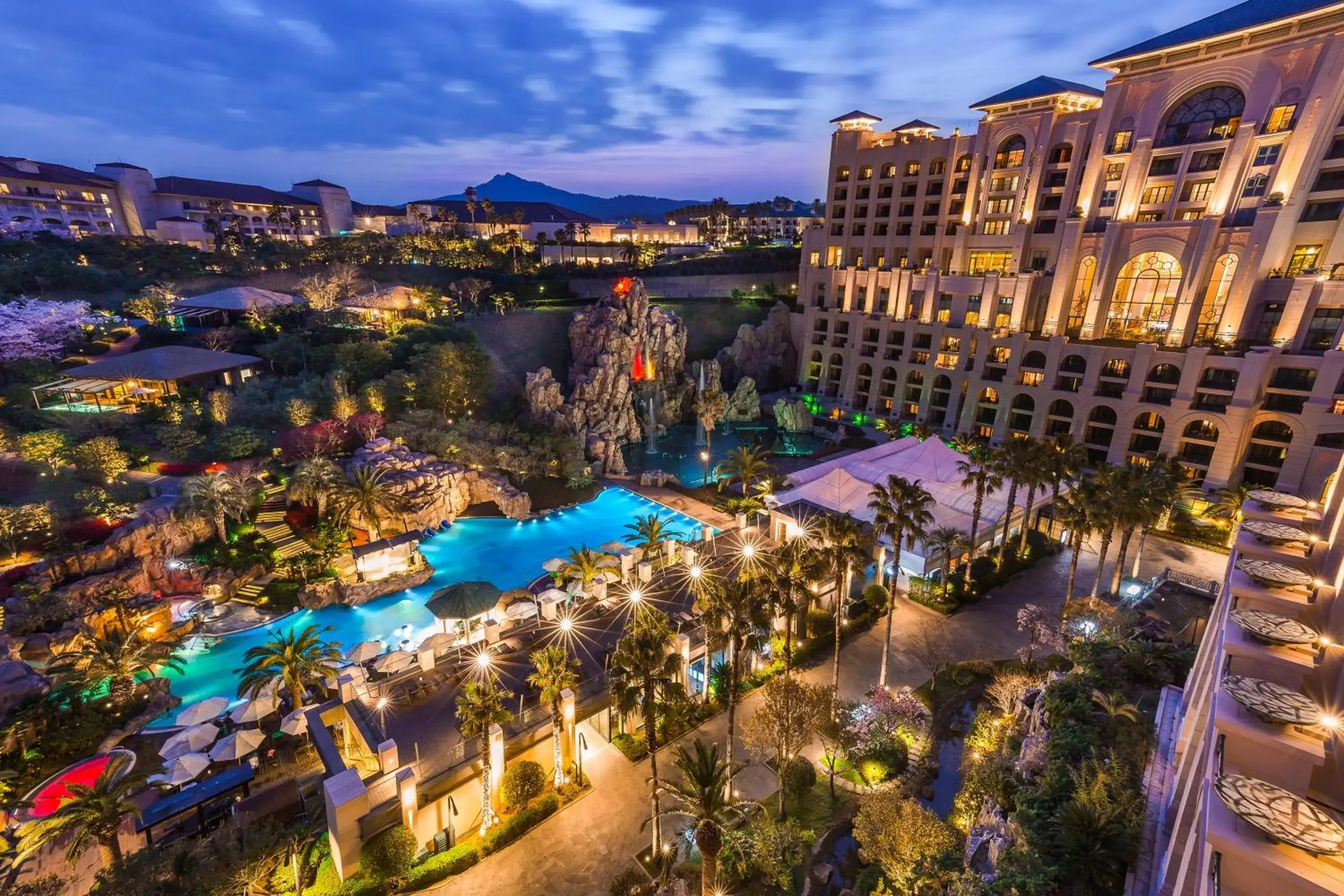 Pool view in Lotte Hotel Jeju Pool view in Lotte Hotel Jeju