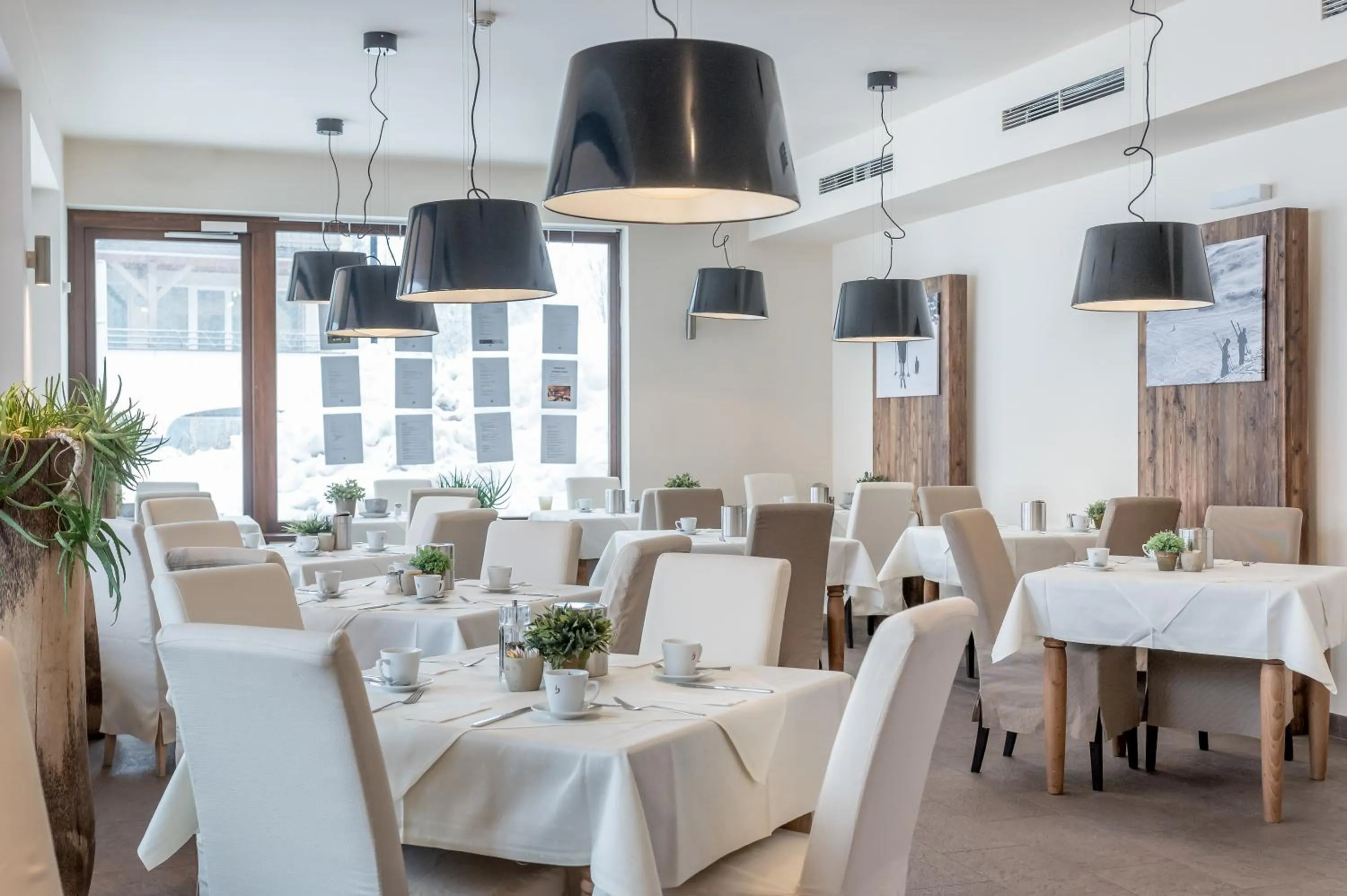 Buffet breakfast in Apartment Torri di Seefeld