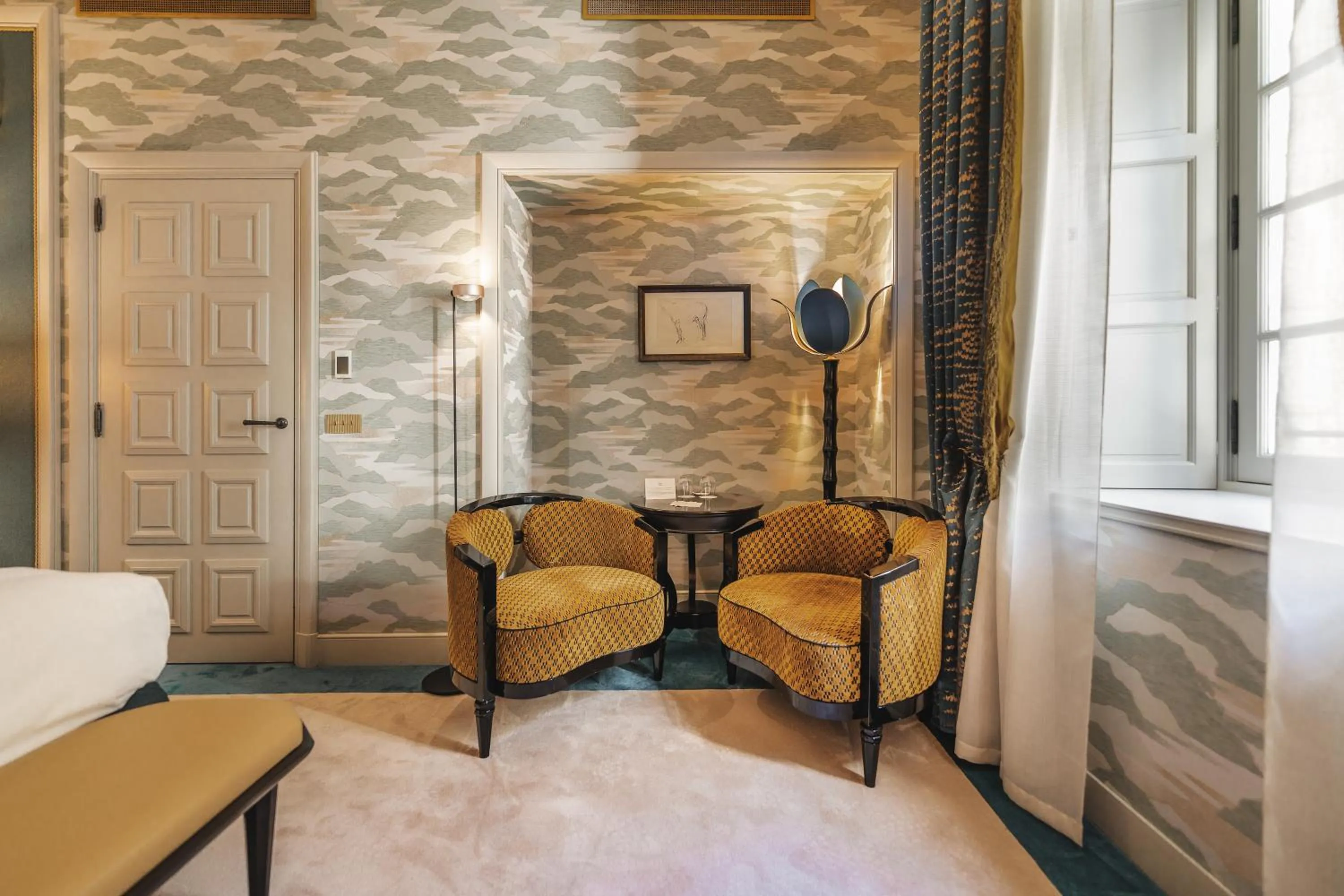 Bedroom in Hôtel de Pavie