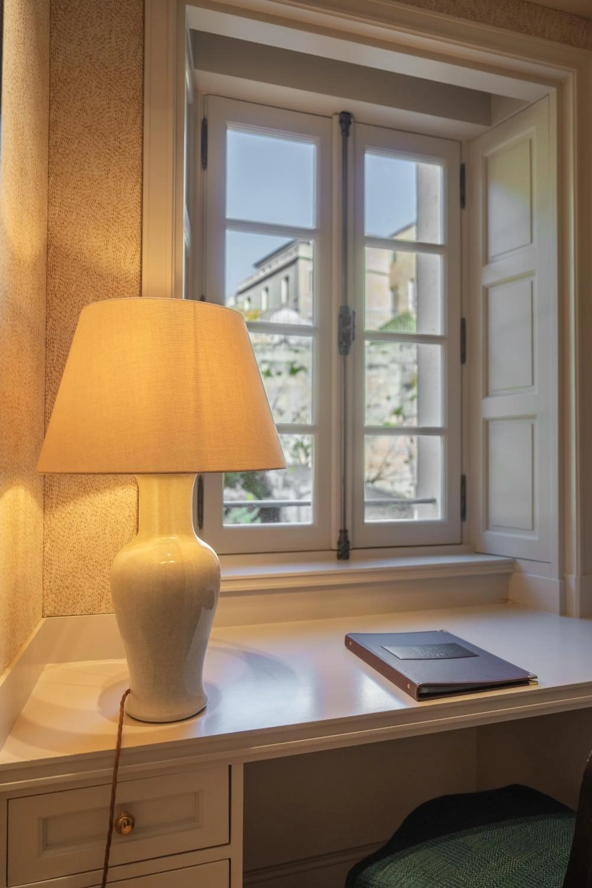 Bedroom in Hôtel de Pavie