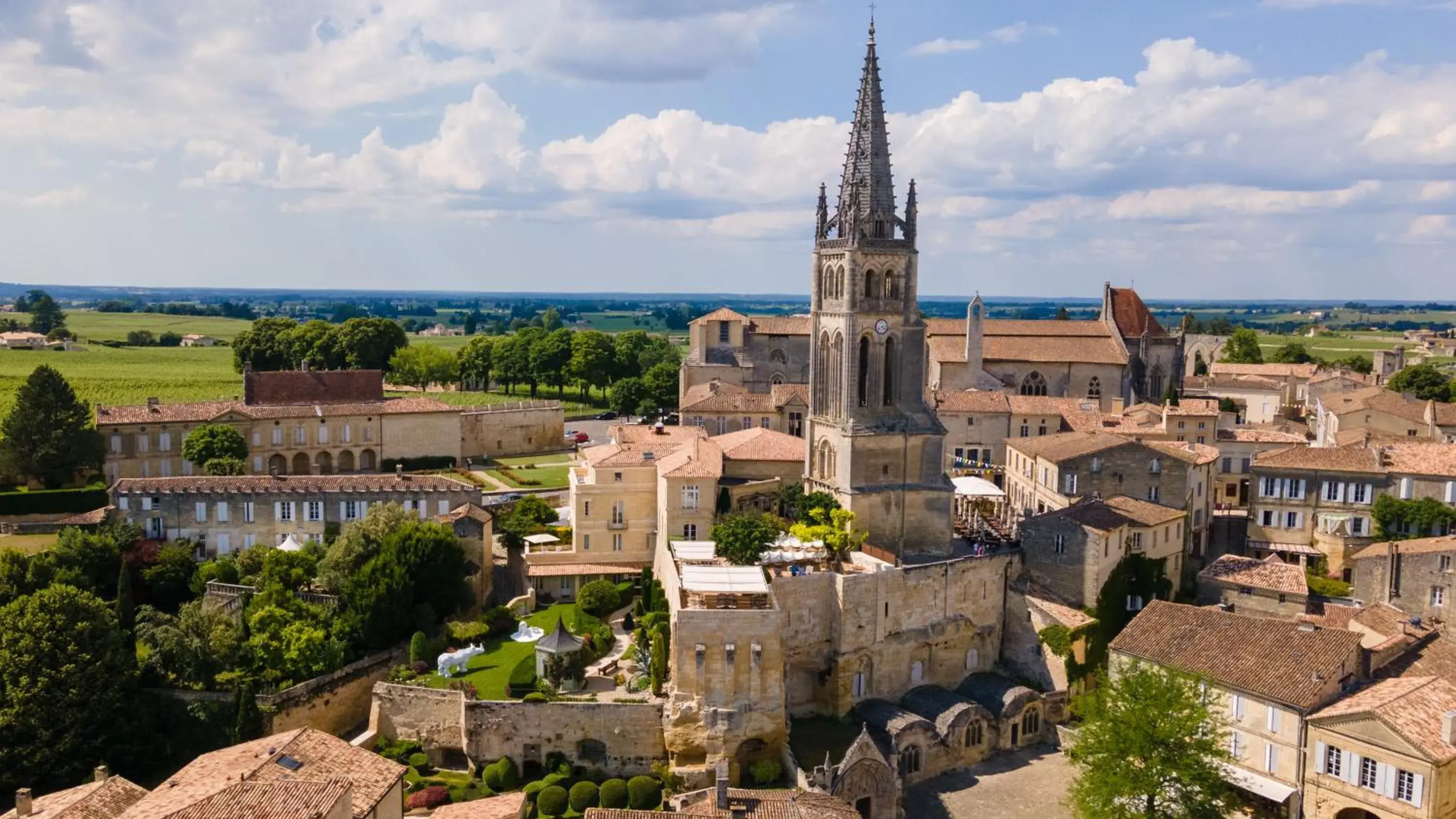 Bird's eye view in Hôtel de Pavie Bird's eye view in Hôtel de Pavie