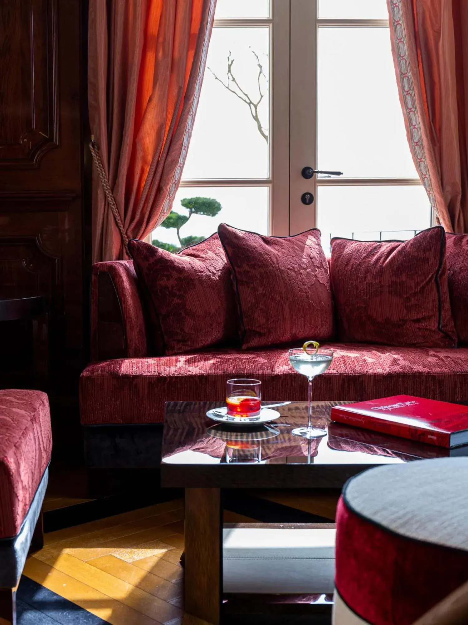 Lounge or bar in Hôtel de Pavie Lounge or bar in Hôtel de Pavie