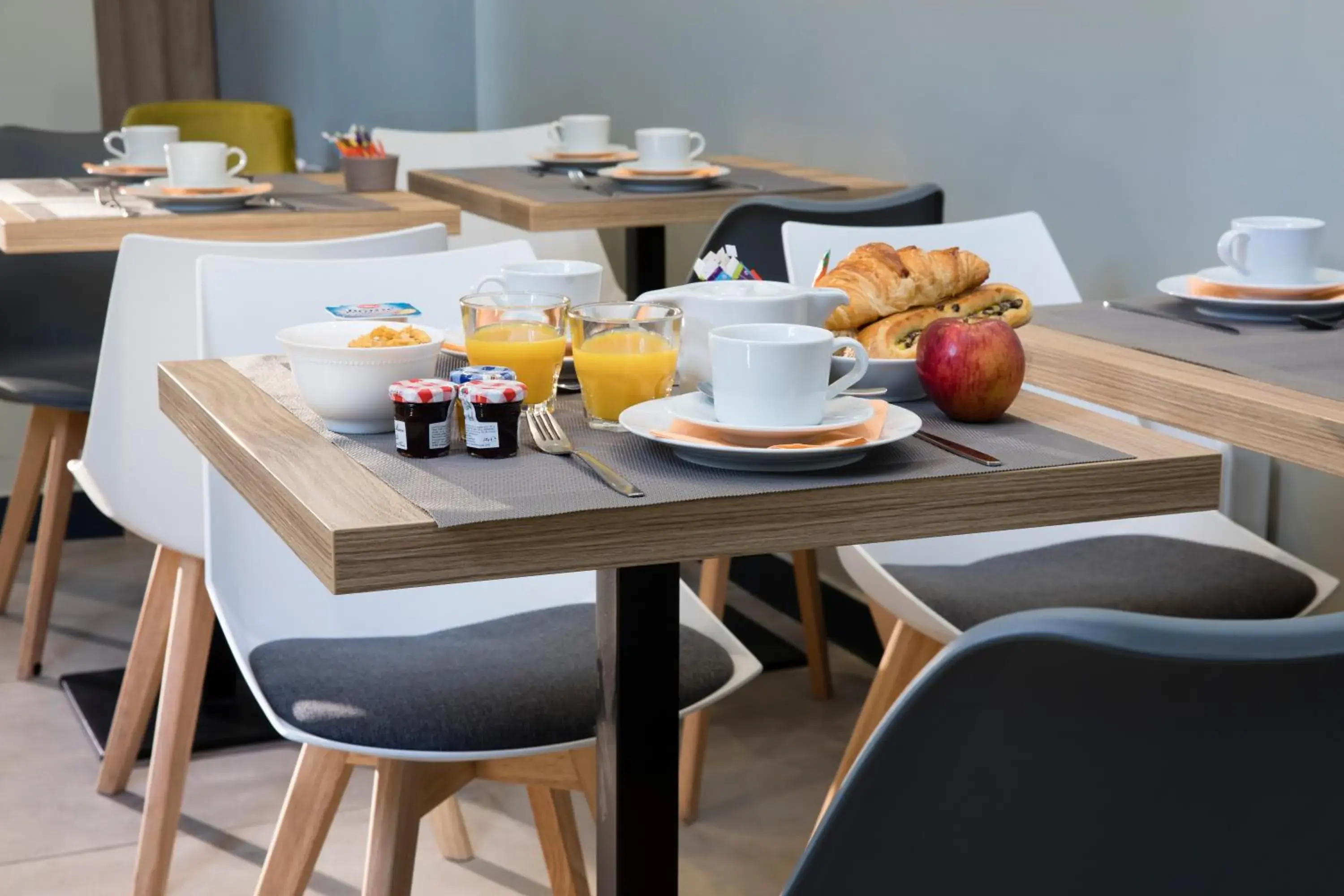 Restaurant/places to eat in Hôtel Moulin Vert Restaurant/places to eat in Hôtel Moulin Vert