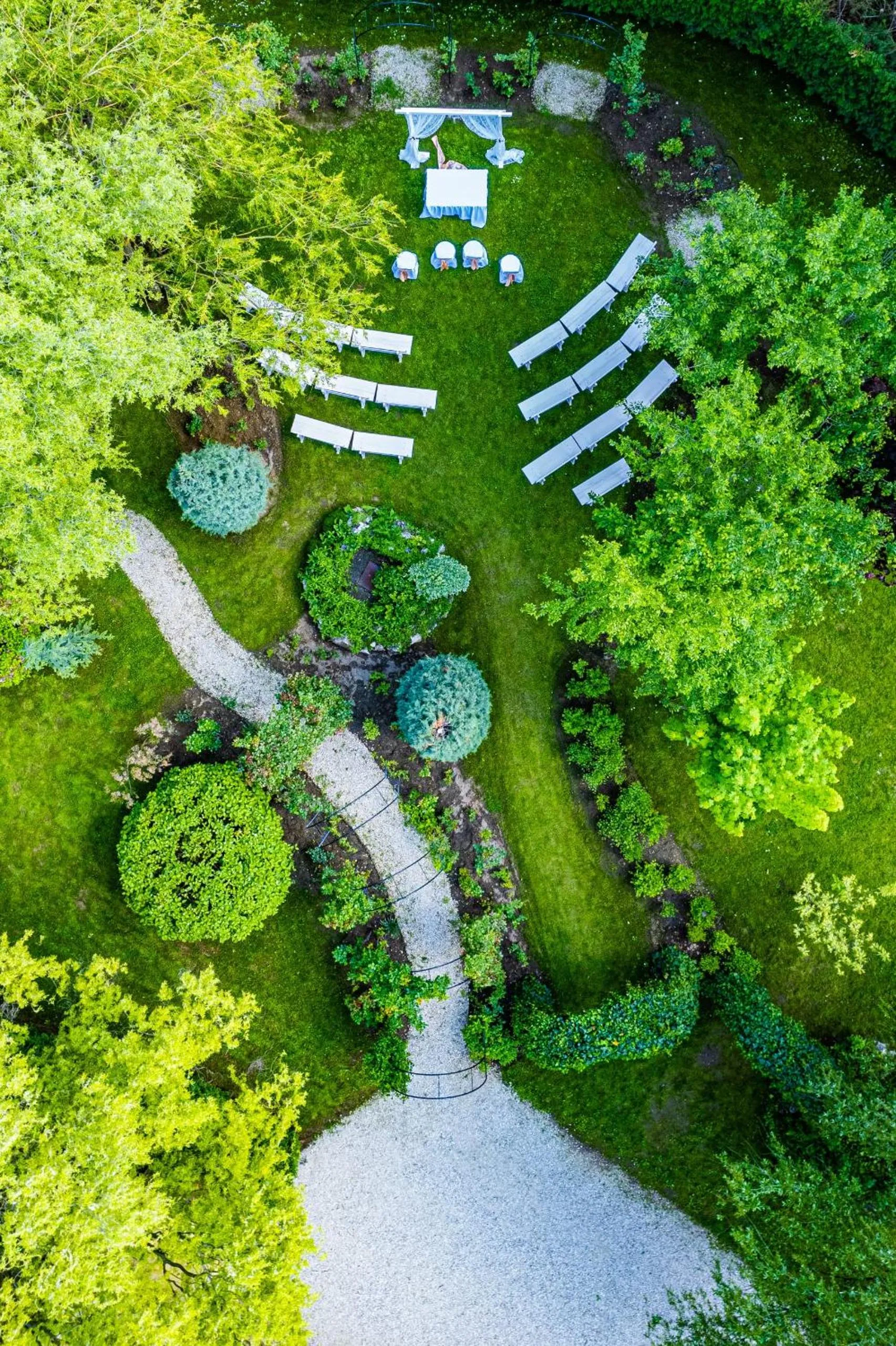 Garden in Pollushof Panzió és Étterem