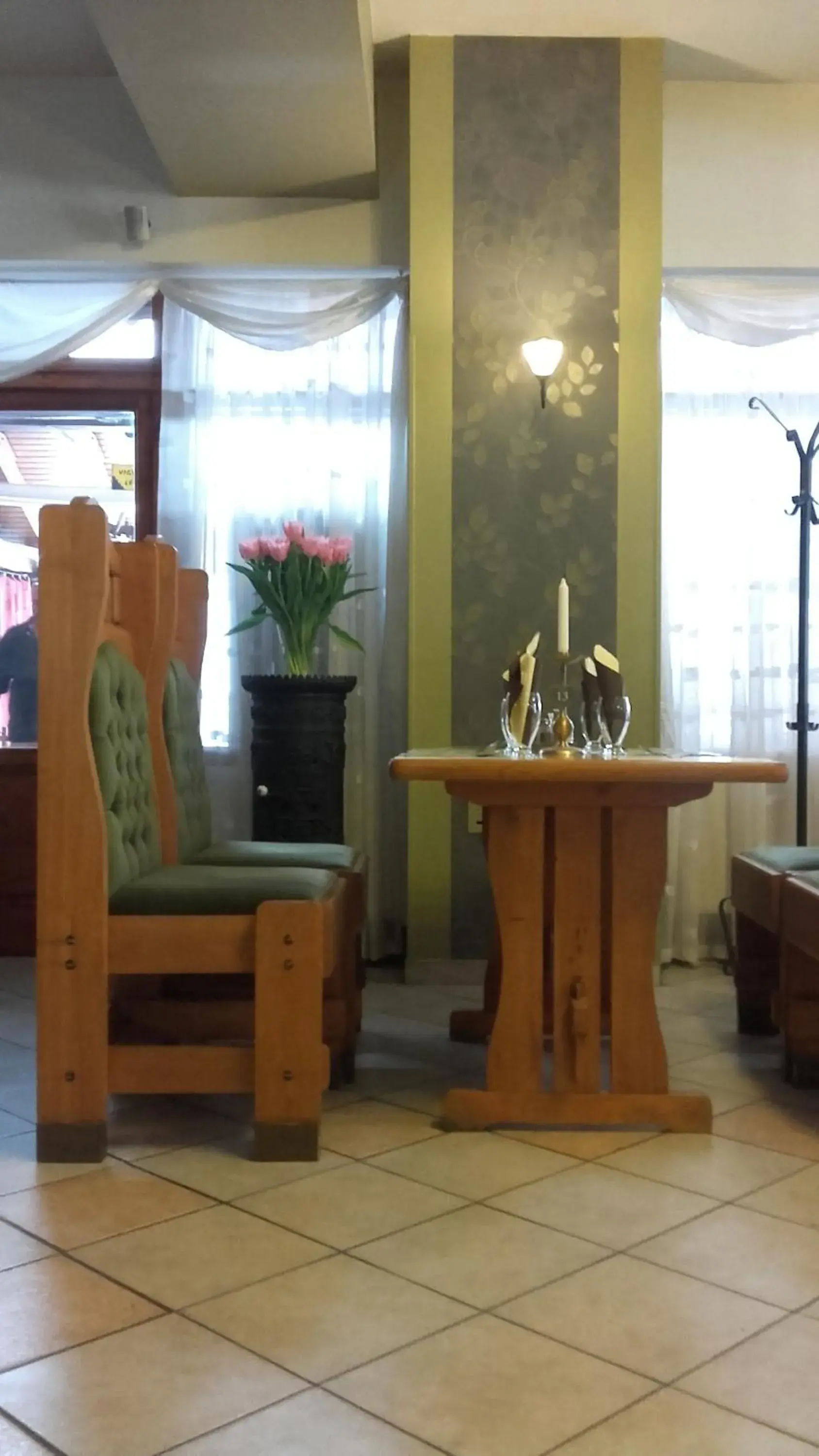 Quadruple Room with Bathroom in Pollushof Panzió és Étterem Quadruple Room with Bathroom in Pollushof Panzió és Étterem