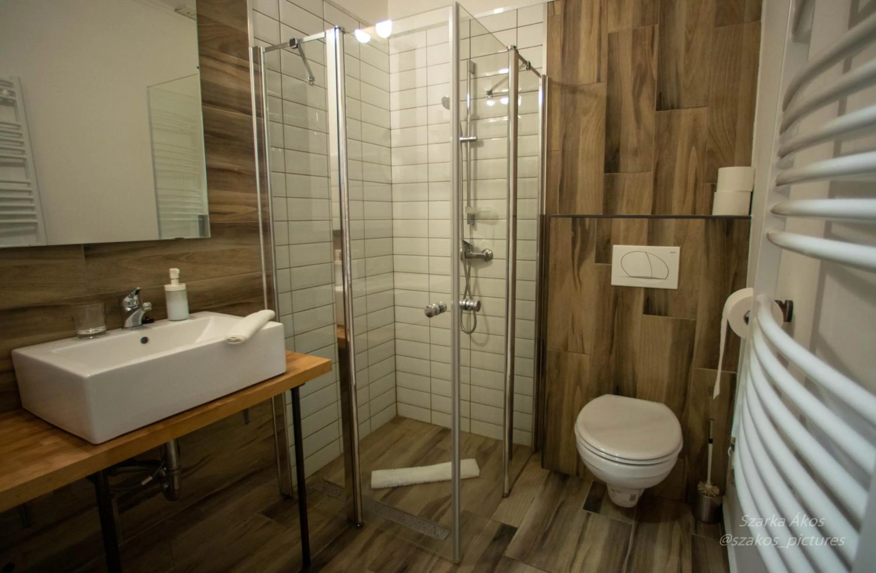 Pollushof Panzió és Étterem