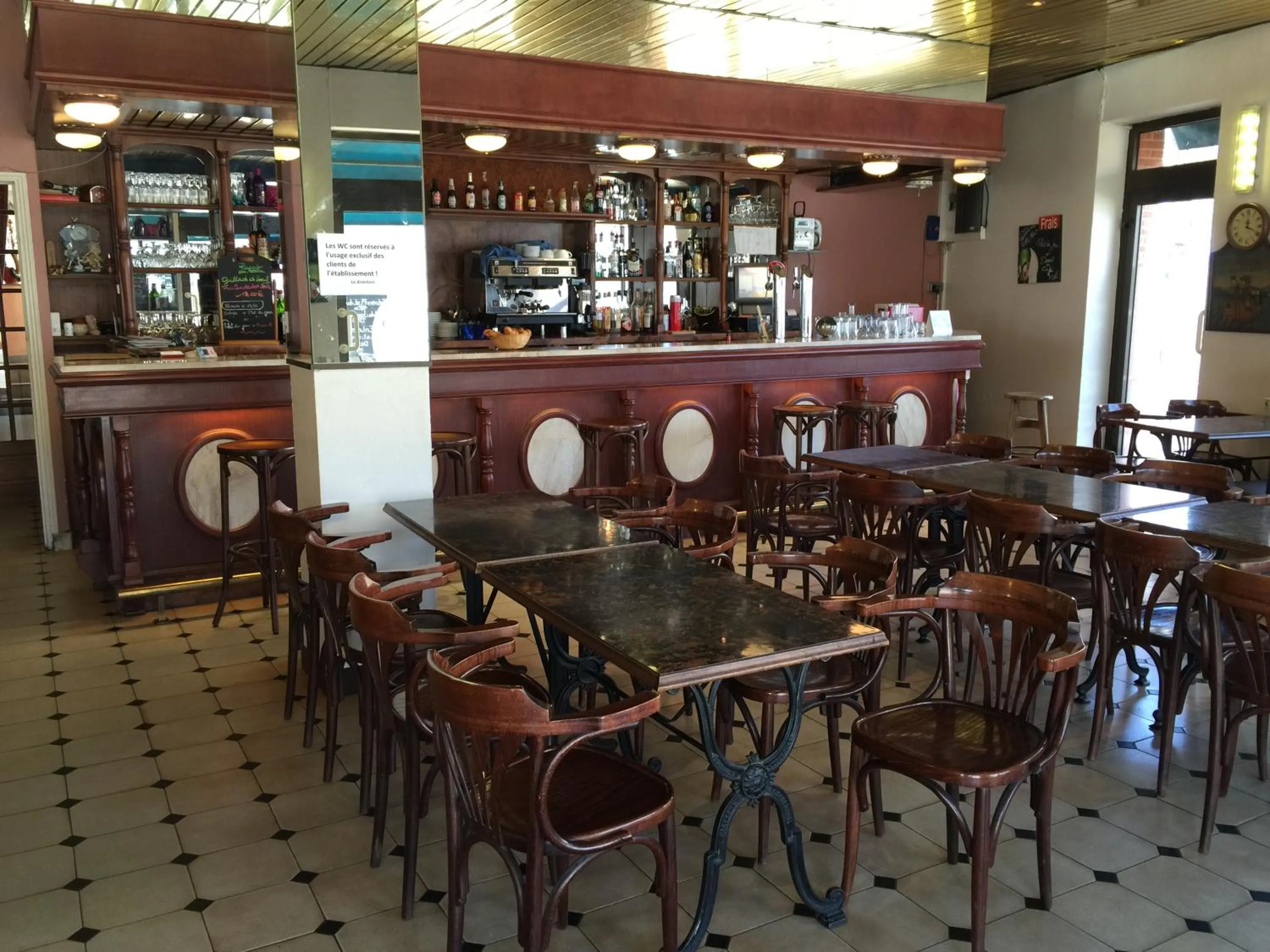 Restaurant/places to eat in Hôtel Le Roi Gourmand