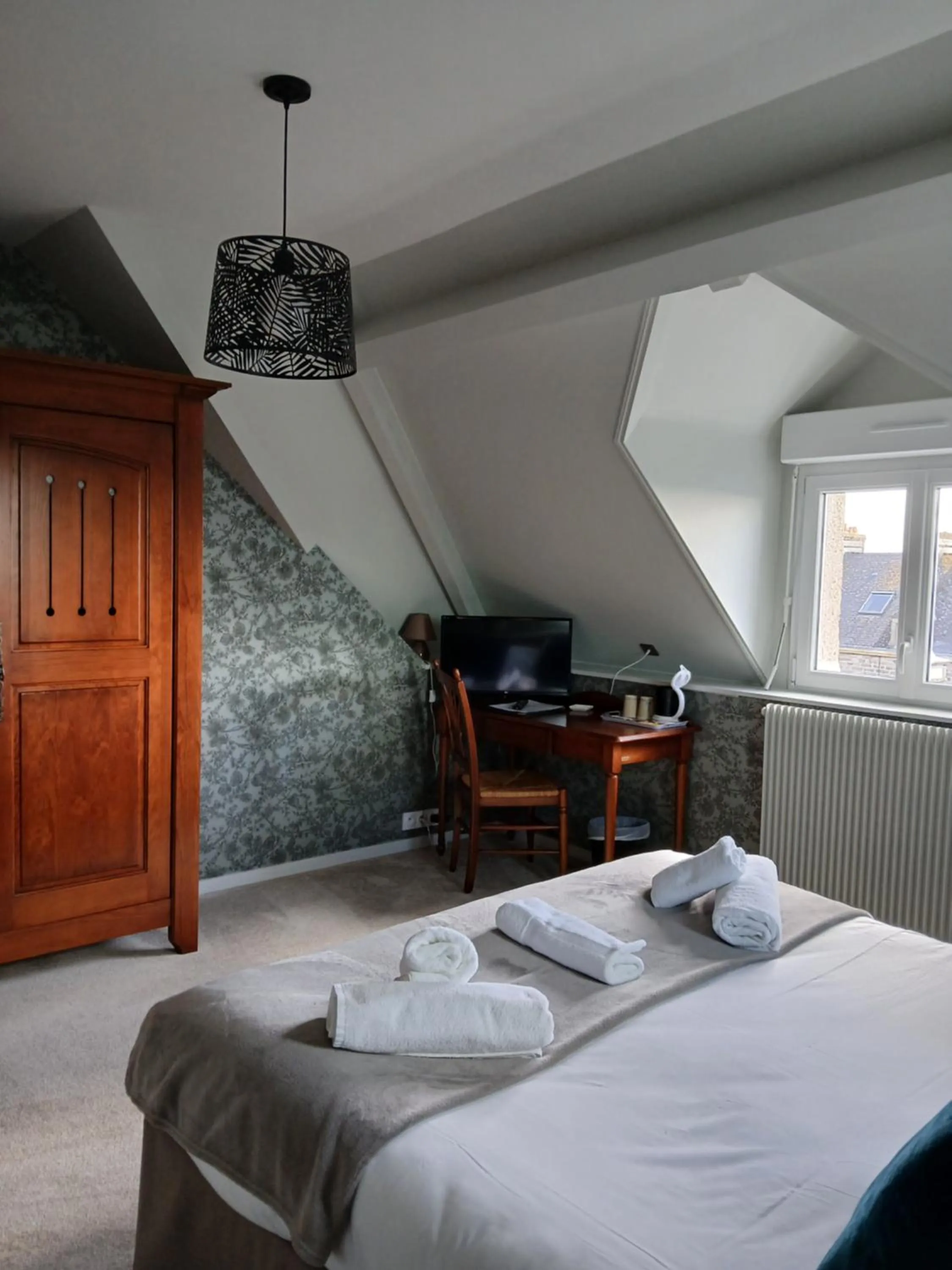 Photo of the whole room, Bed in La Granitiere Maison de Charme