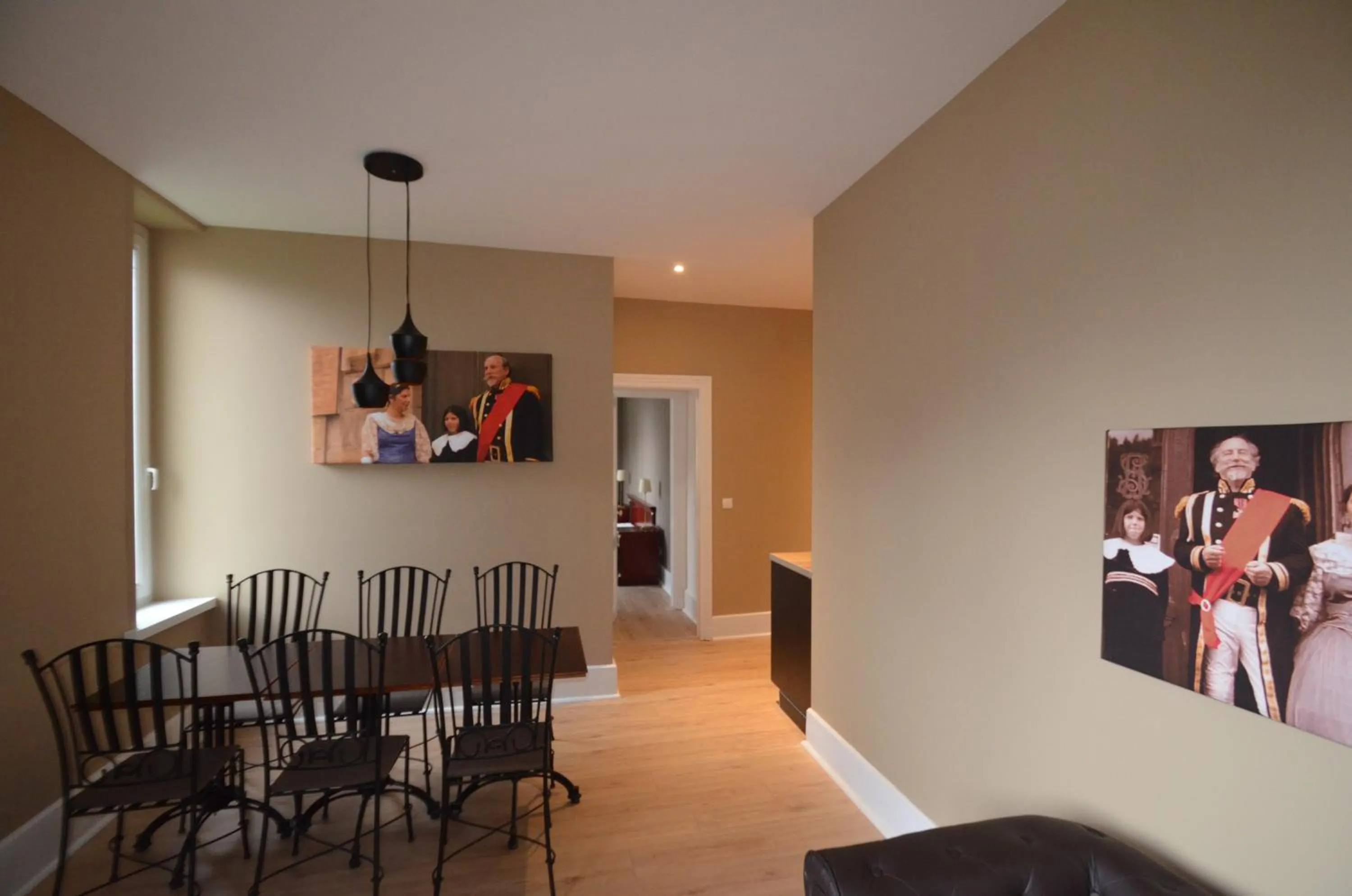 Two-Bedroom Apartment in L'Empereur, sa Femme et le petit Prince