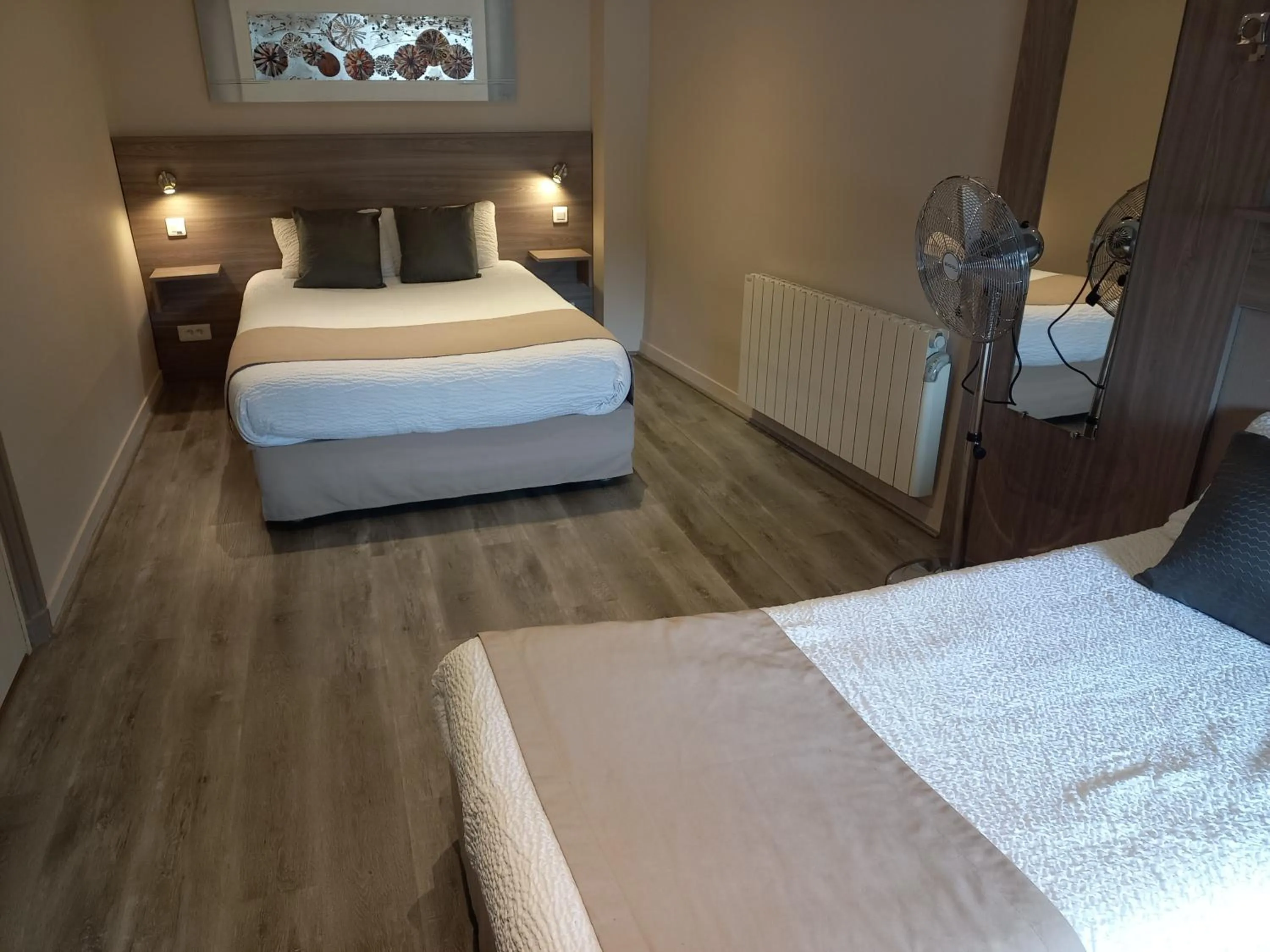 Bedroom, Bed in Logis Hôtel La Résidence, Cognac Centre