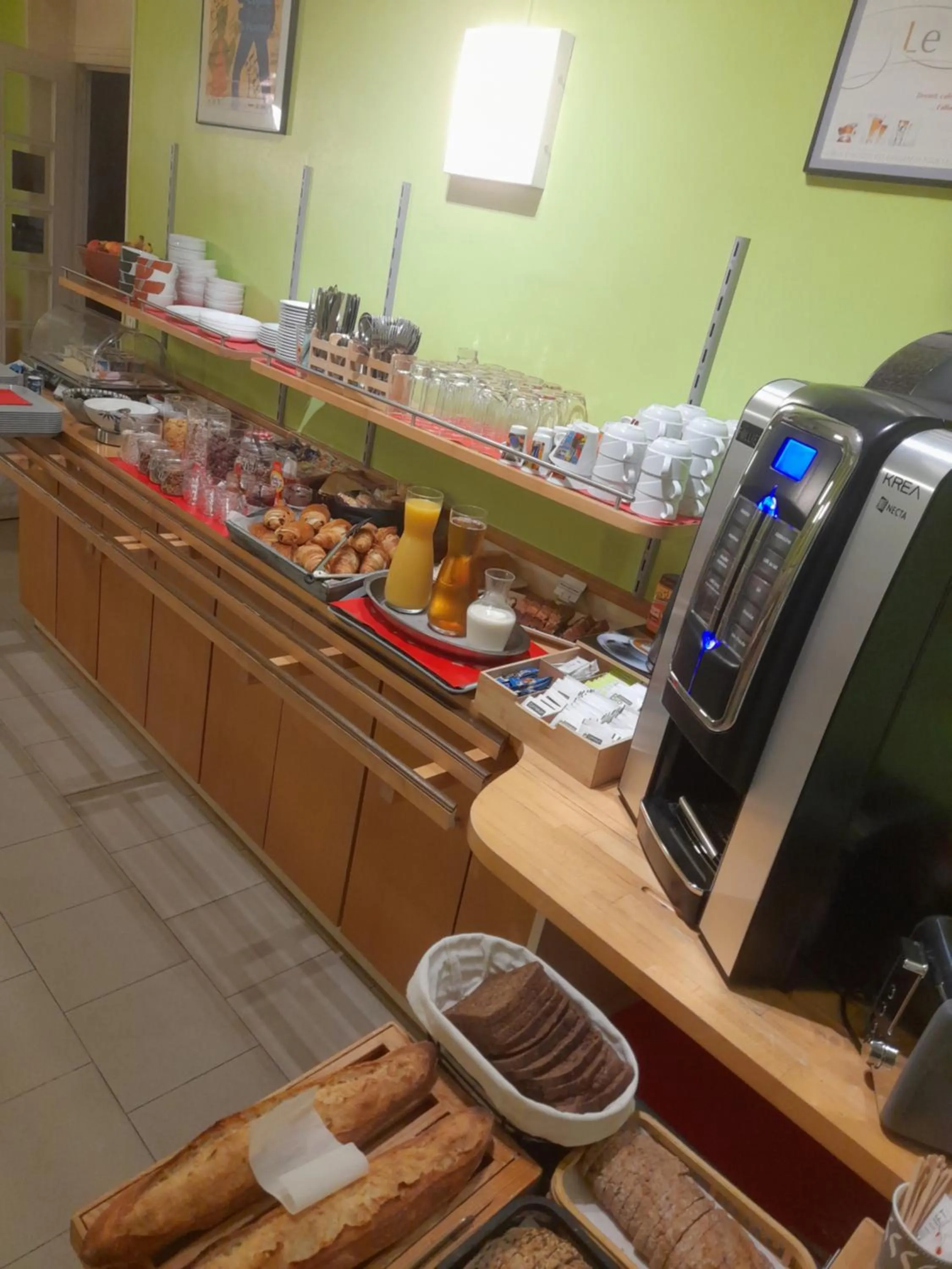 Breakfast in Logis Hôtel La Résidence, Cognac Centre