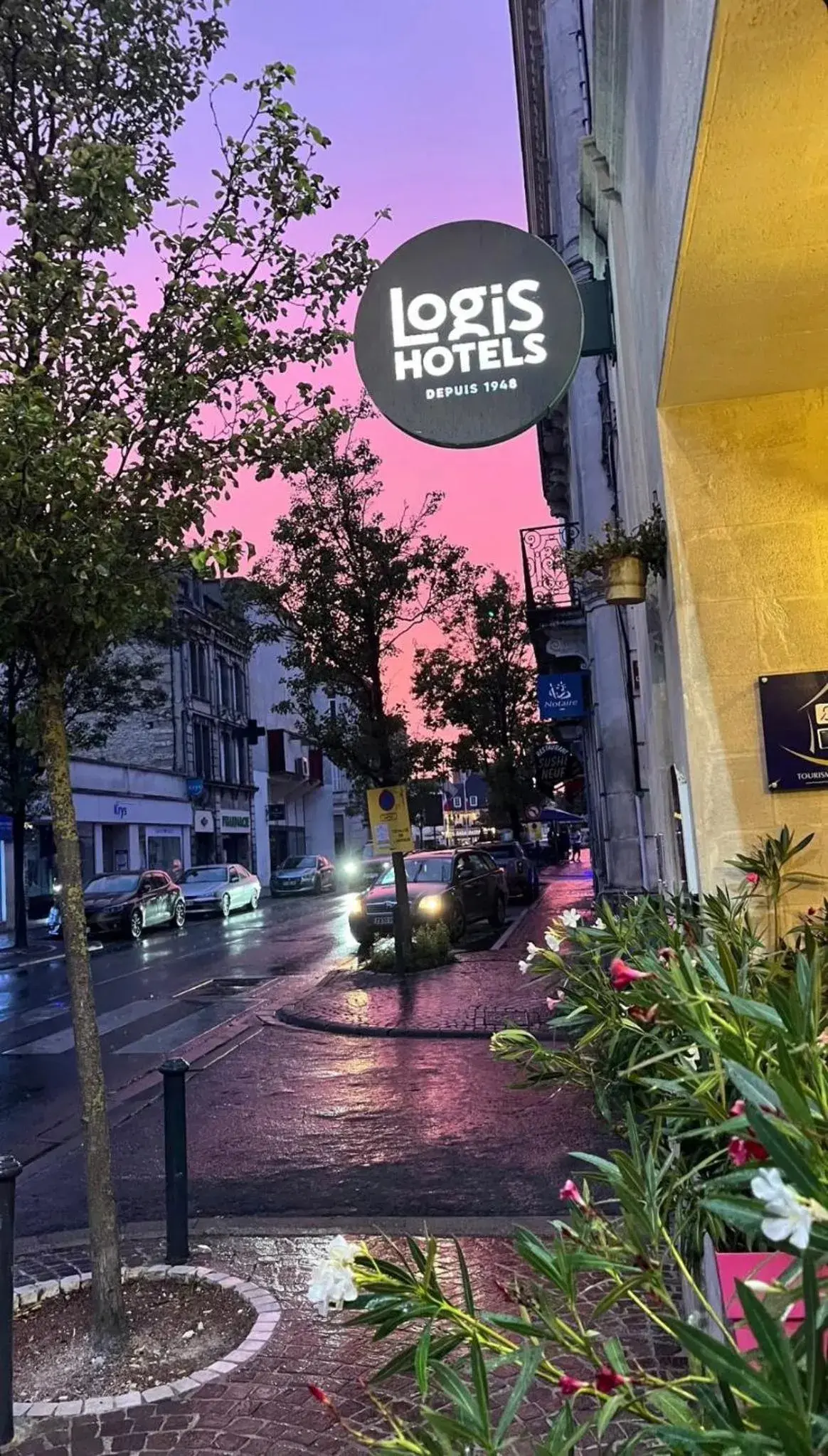 Property building in Logis Hôtel La Résidence, Cognac Centre Property building in Logis Hôtel La Résidence, Cognac Centre