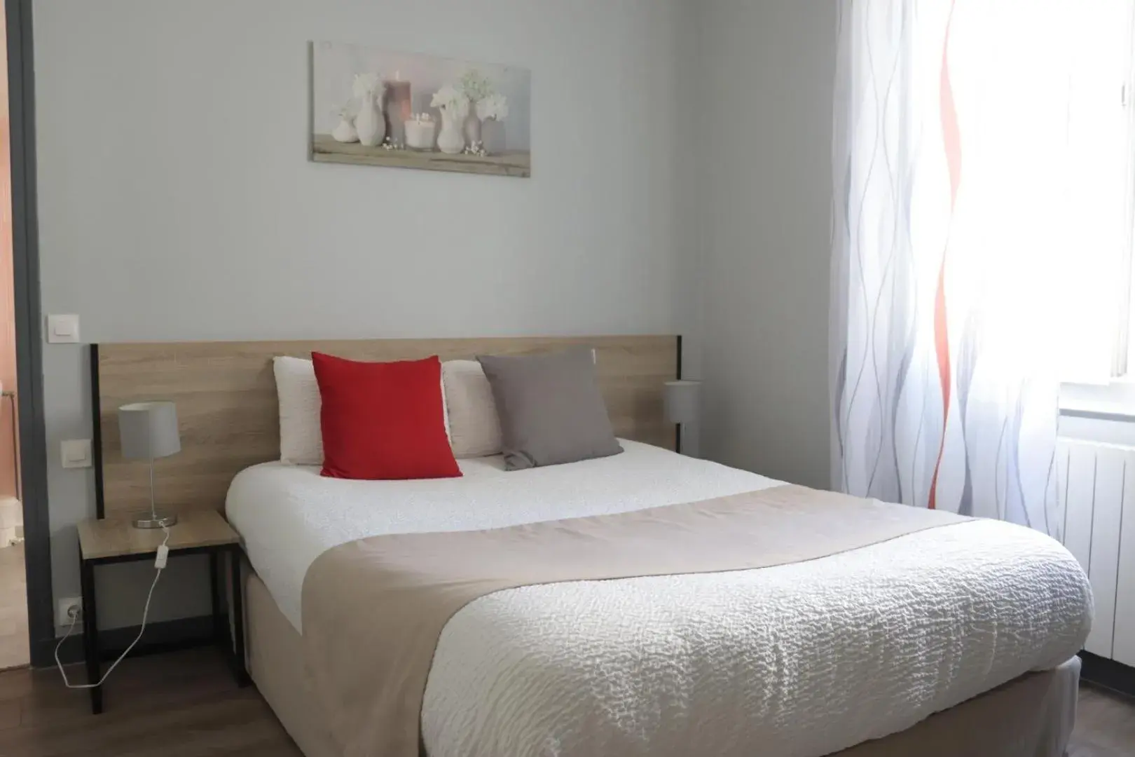 Bedroom, Bed in Logis Hôtel La Résidence, Cognac Centre Bedroom, Bed in Logis Hôtel La Résidence, Cognac Centre