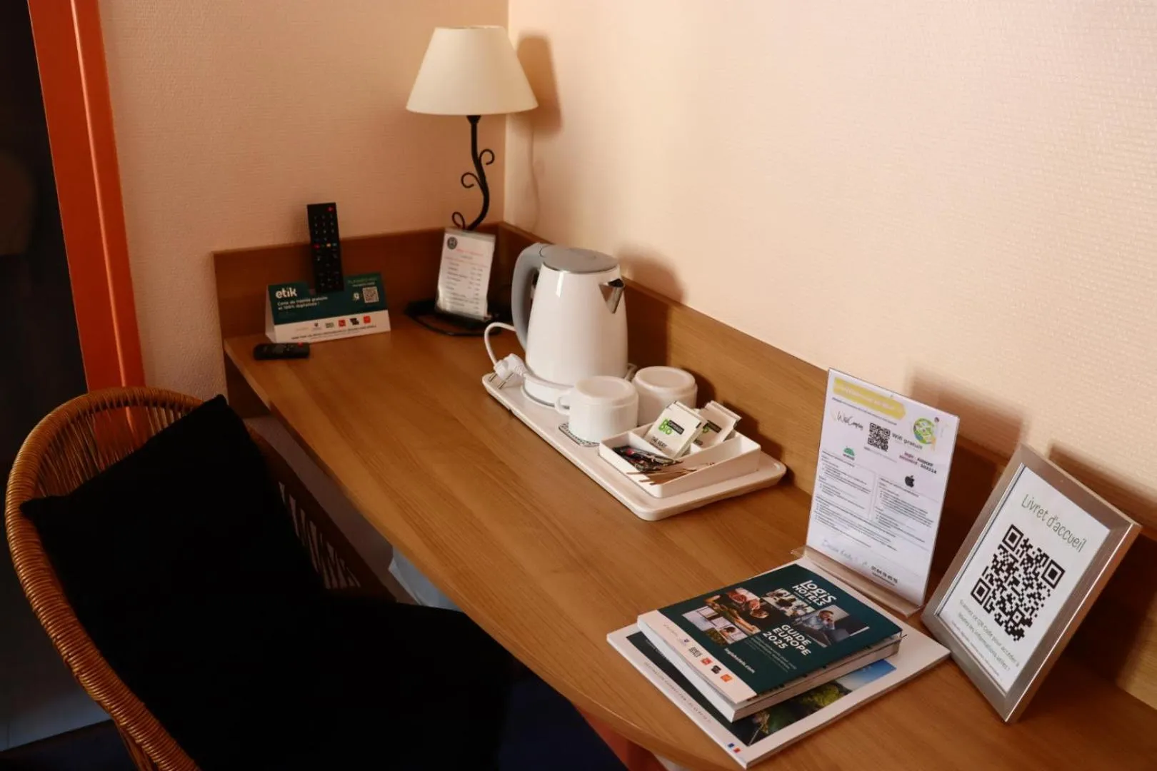 Coffee/tea facilities in Logis Hôtel La Résidence, Cognac Centre