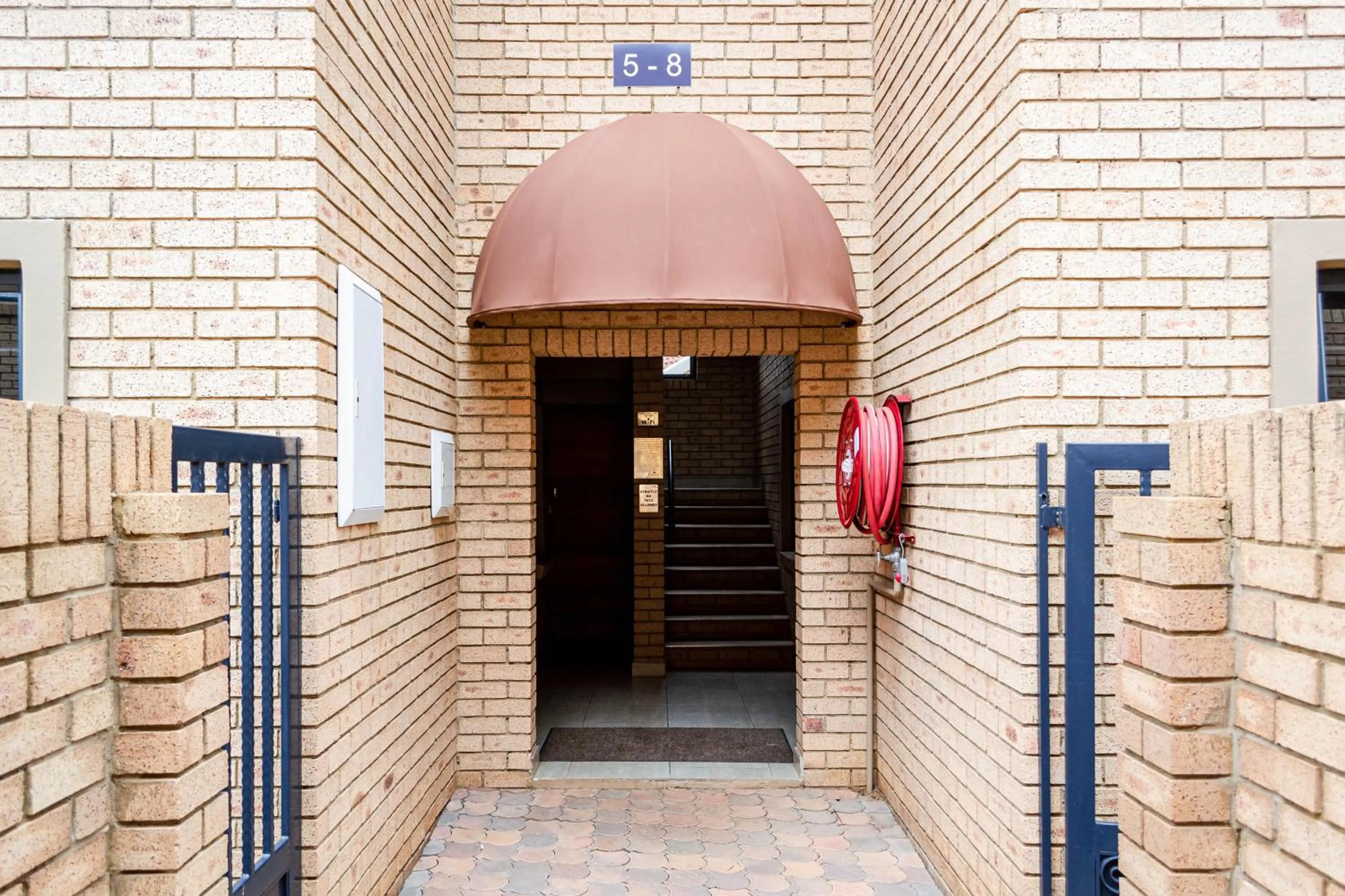 Property building in Camelot Guest House & Apartments