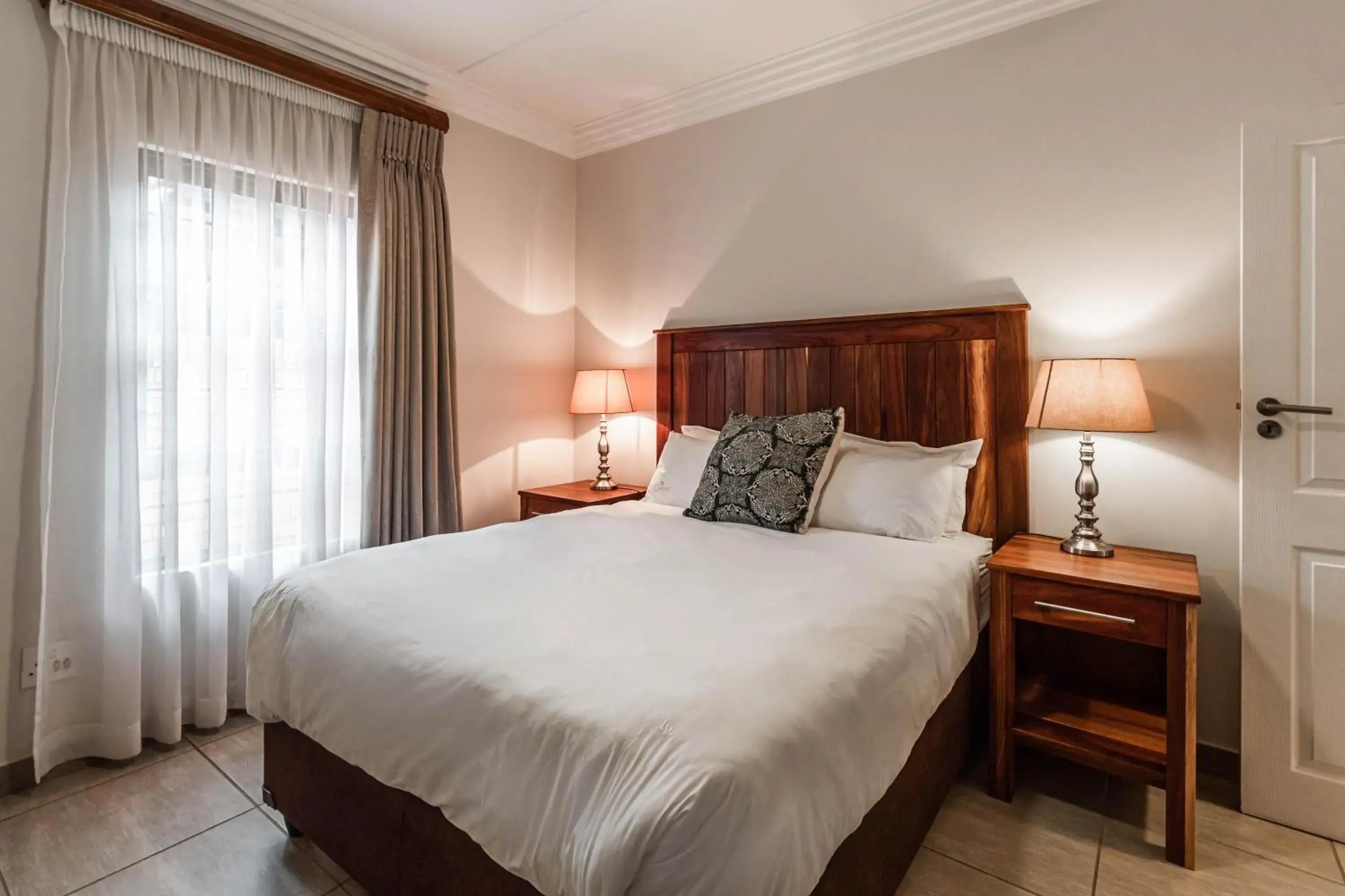Three-Bedroom Apartment - single occupancy in Camelot Guest House & Apartments Three-Bedroom Apartment - single occupancy in Camelot Guest House & Apartments