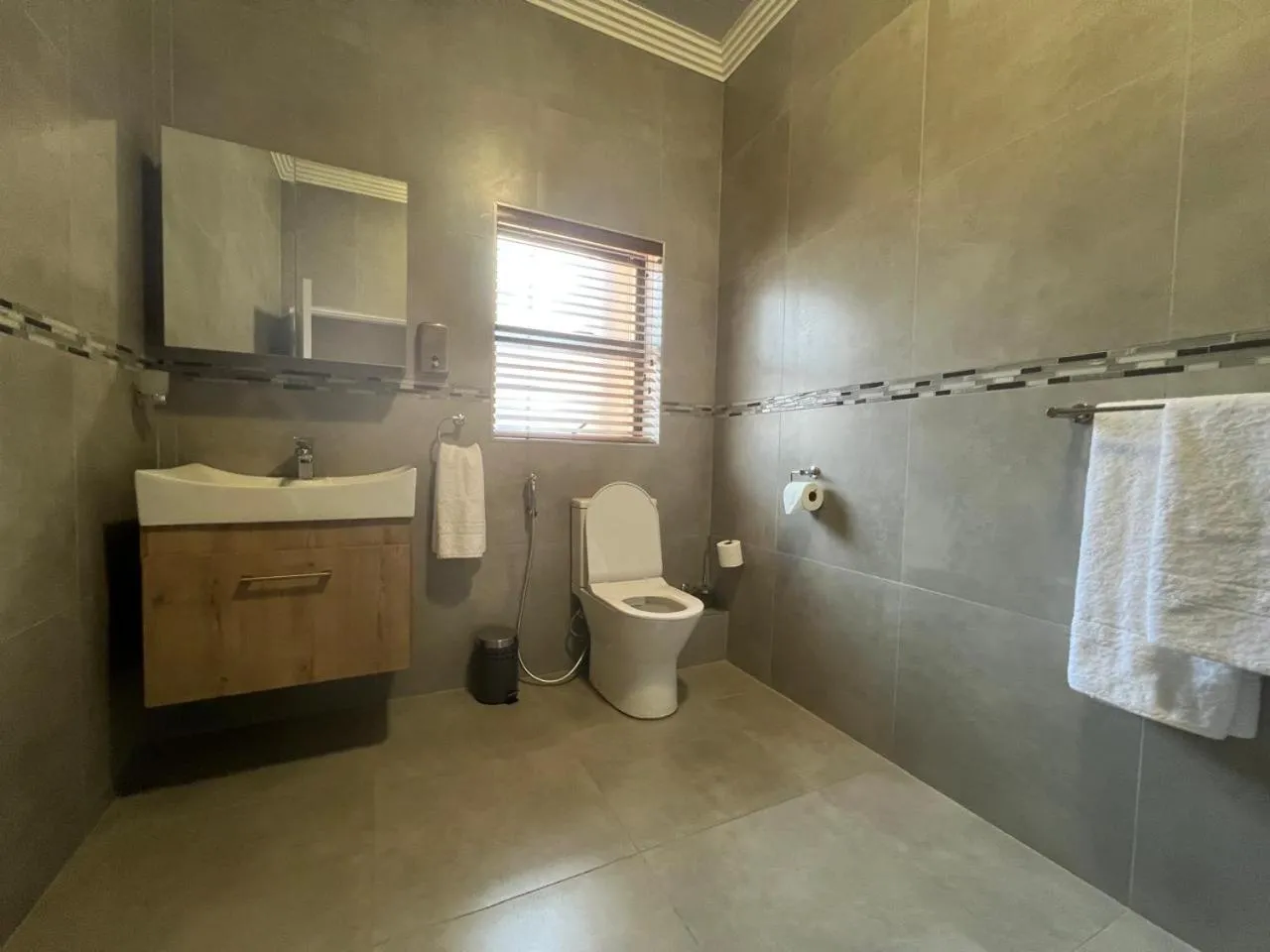 Bathroom in Camelot Guest House & Apartments