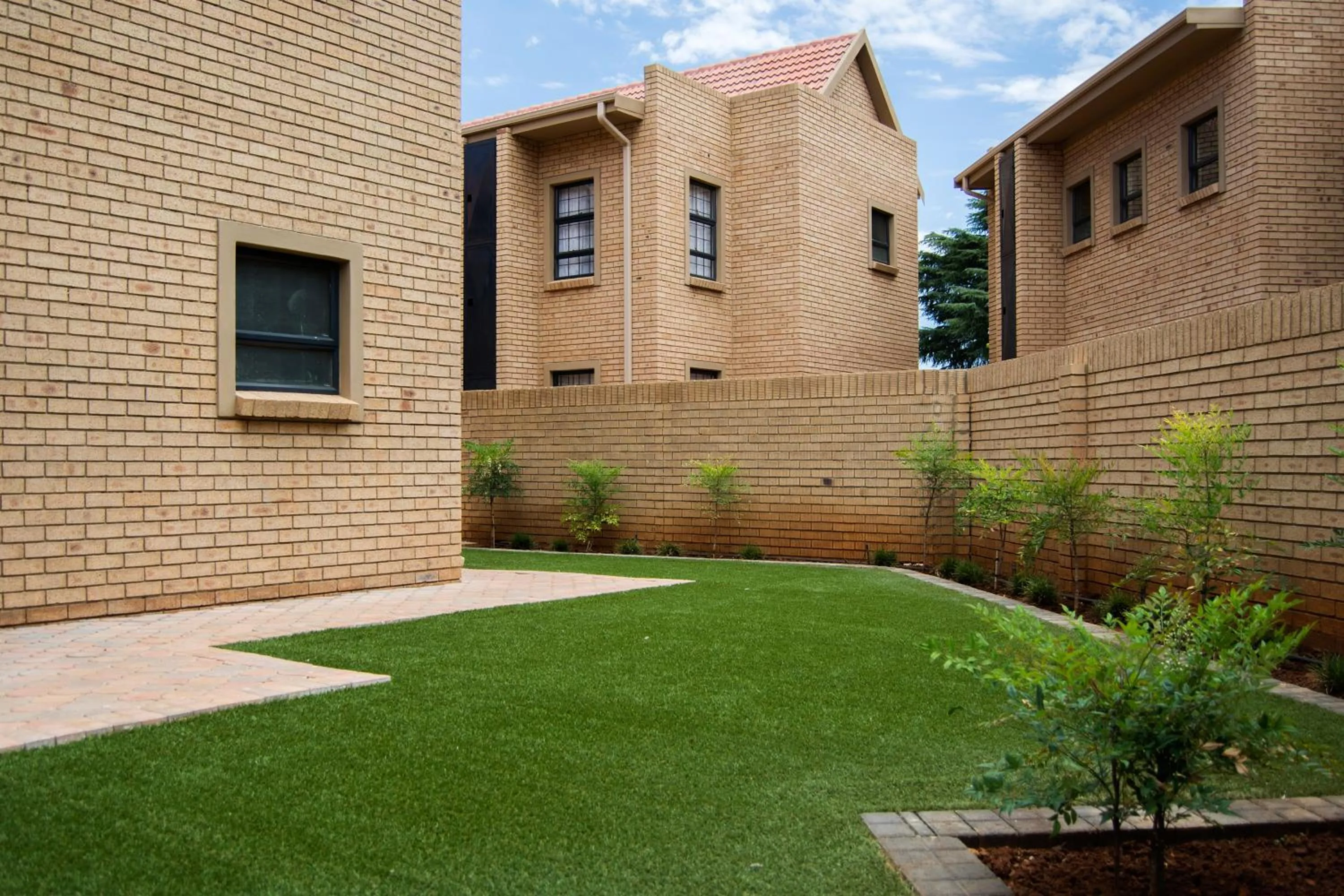 Property building in Camelot Guest House & Apartments