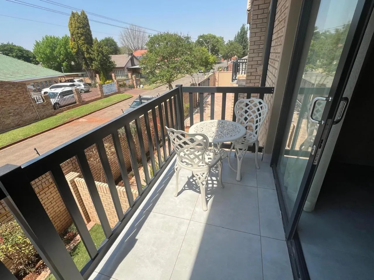 Balcony/Terrace in Camelot Guest House & Apartments