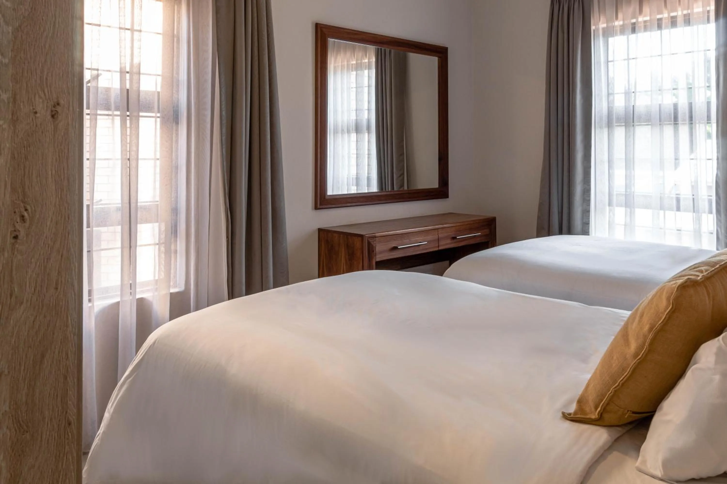 Bedroom, Bed in Camelot Guest House & Apartments